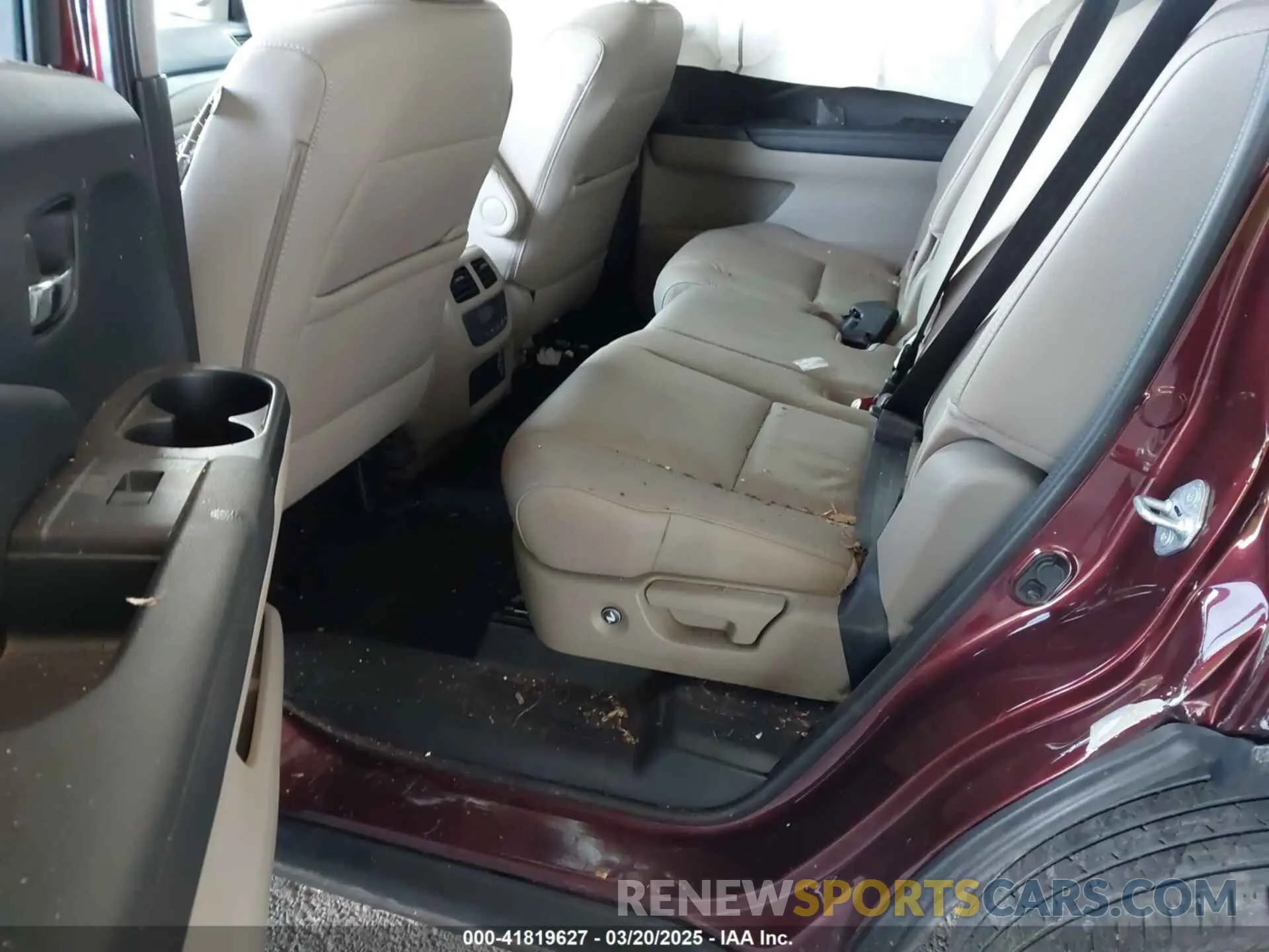8 Photograph of a damaged car 5FNYF6H26NB100994 HONDA PILOT 2022