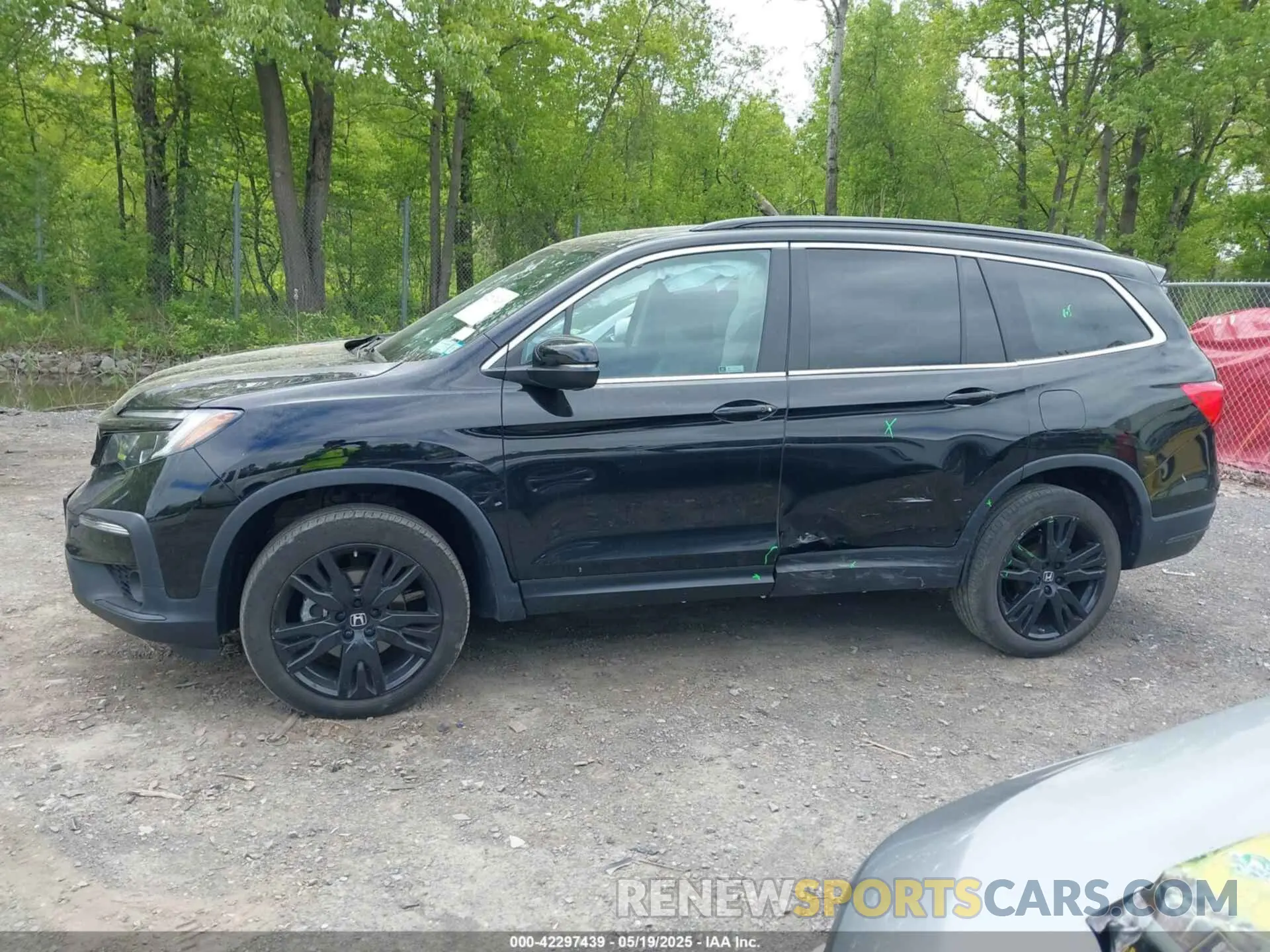 14 Photograph of a damaged car 5FNYF6H27NB005196 HONDA PILOT 2022