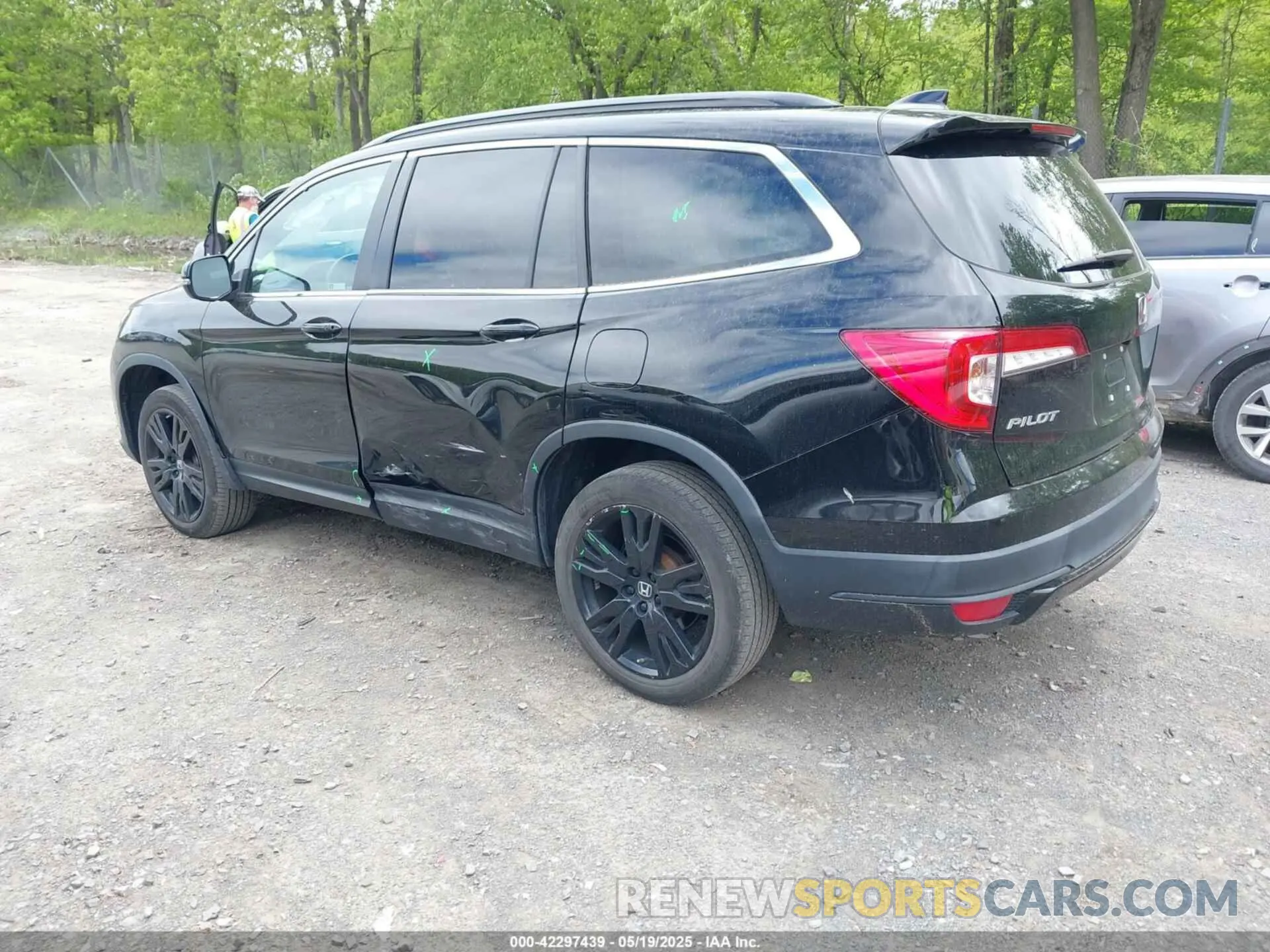 3 Photograph of a damaged car 5FNYF6H27NB005196 HONDA PILOT 2022