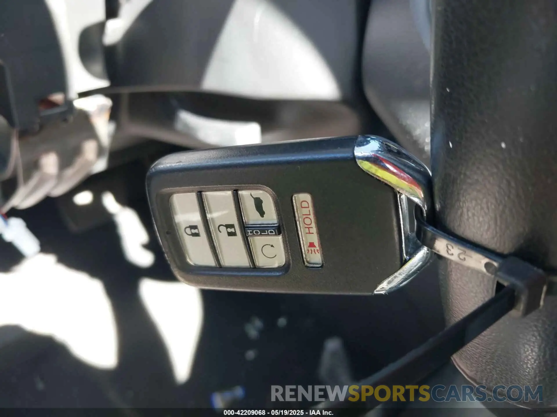 11 Photograph of a damaged car 5FNYF6H28NB014117 HONDA PILOT 2022