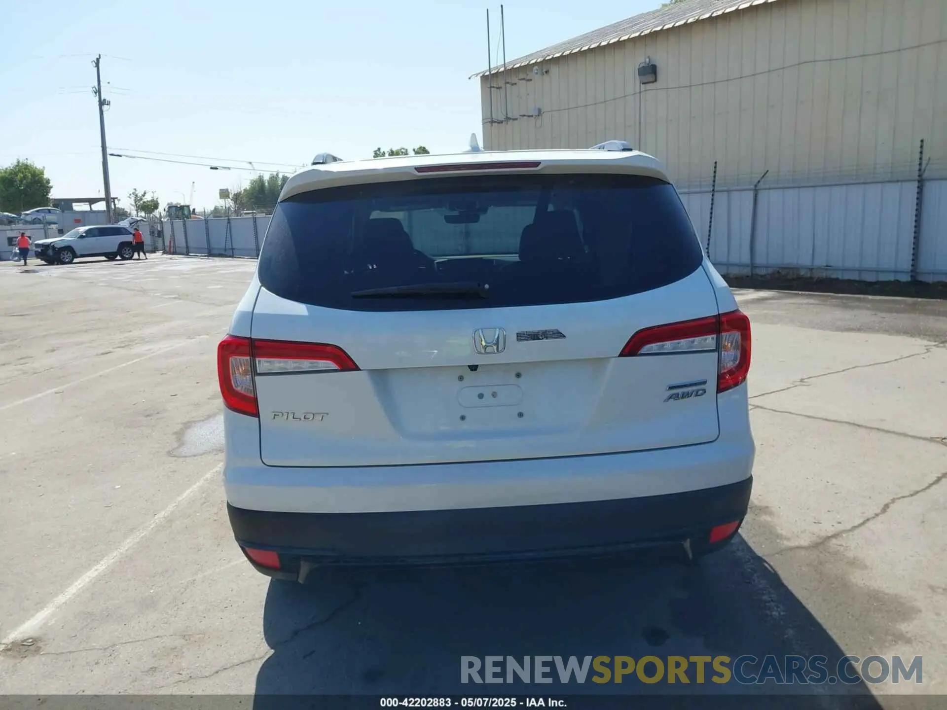 17 Photograph of a damaged car 5FNYF6H2XNB060029 HONDA PILOT 2022