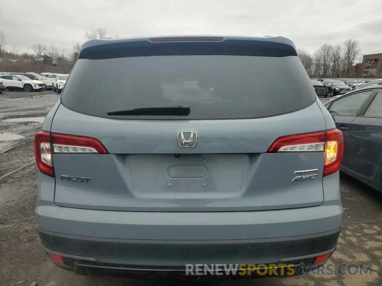 6 Photograph of a damaged car 5FNYF6H2XNB105339 HONDA PILOT 2022