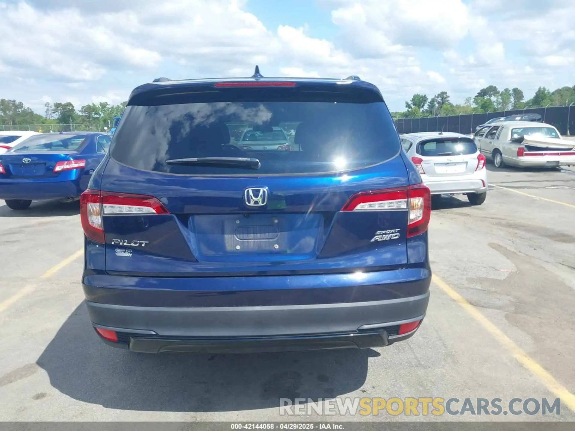 16 Photograph of a damaged car 5FNYF6H31NB075317 HONDA PILOT 2022