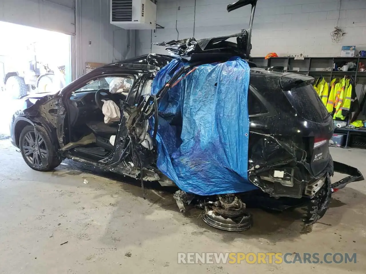 2 Photograph of a damaged car 5FNYF6H32NB091042 HONDA PILOT 2022