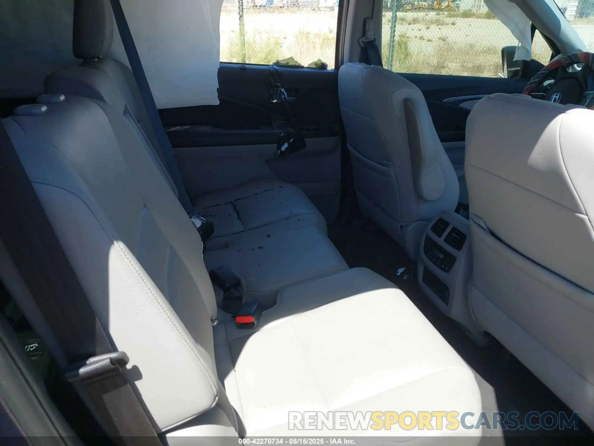 8 Photograph of a damaged car 5FNYF6H50NB020536 HONDA PILOT 2022