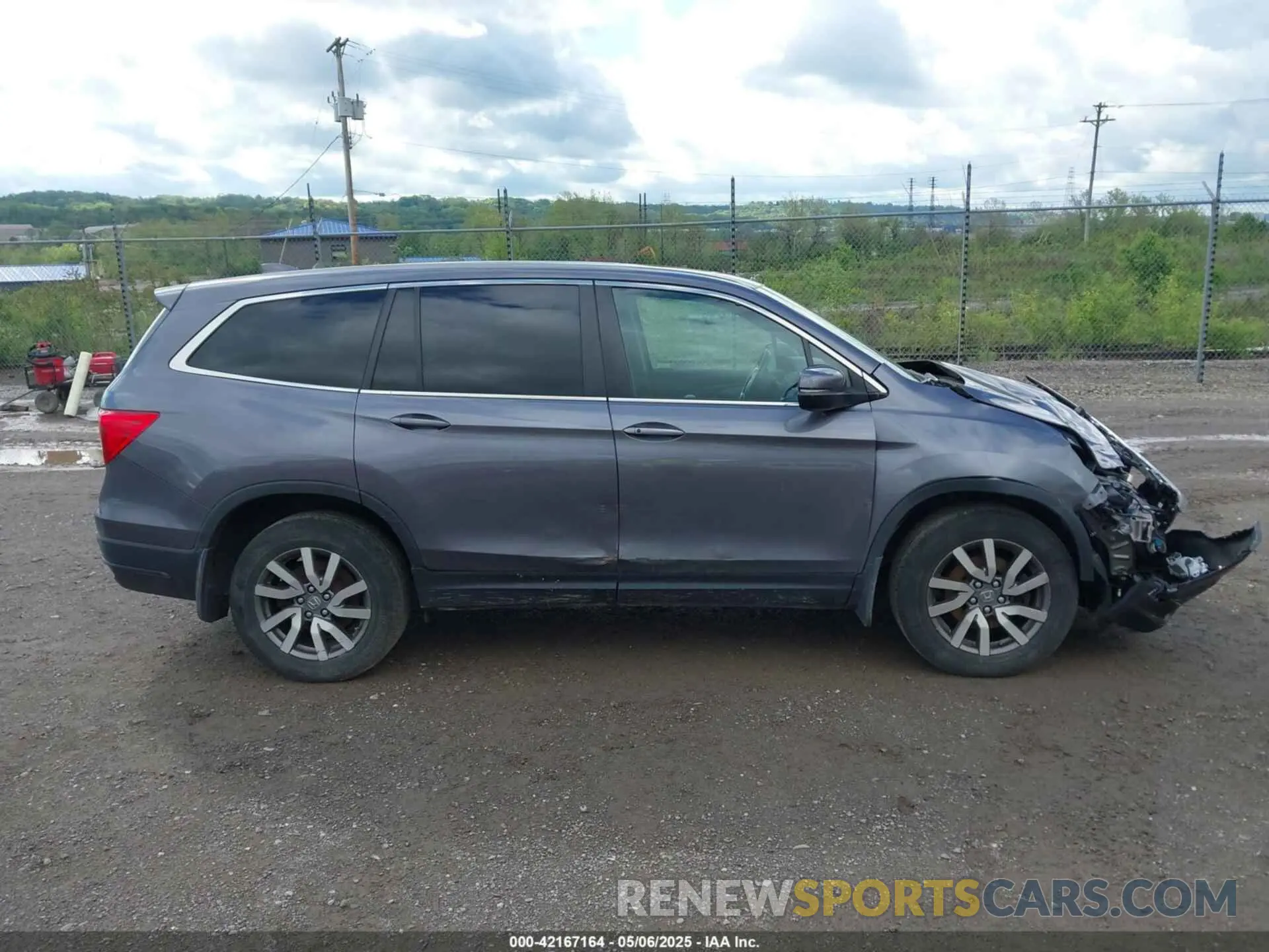 13 Photograph of a damaged car 5FNYF6H51NB036552 HONDA PILOT 2022