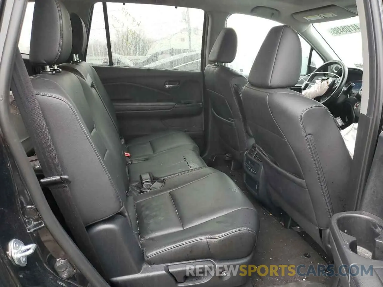 11 Photograph of a damaged car 5FNYF6H52NB009313 HONDA PILOT 2022
