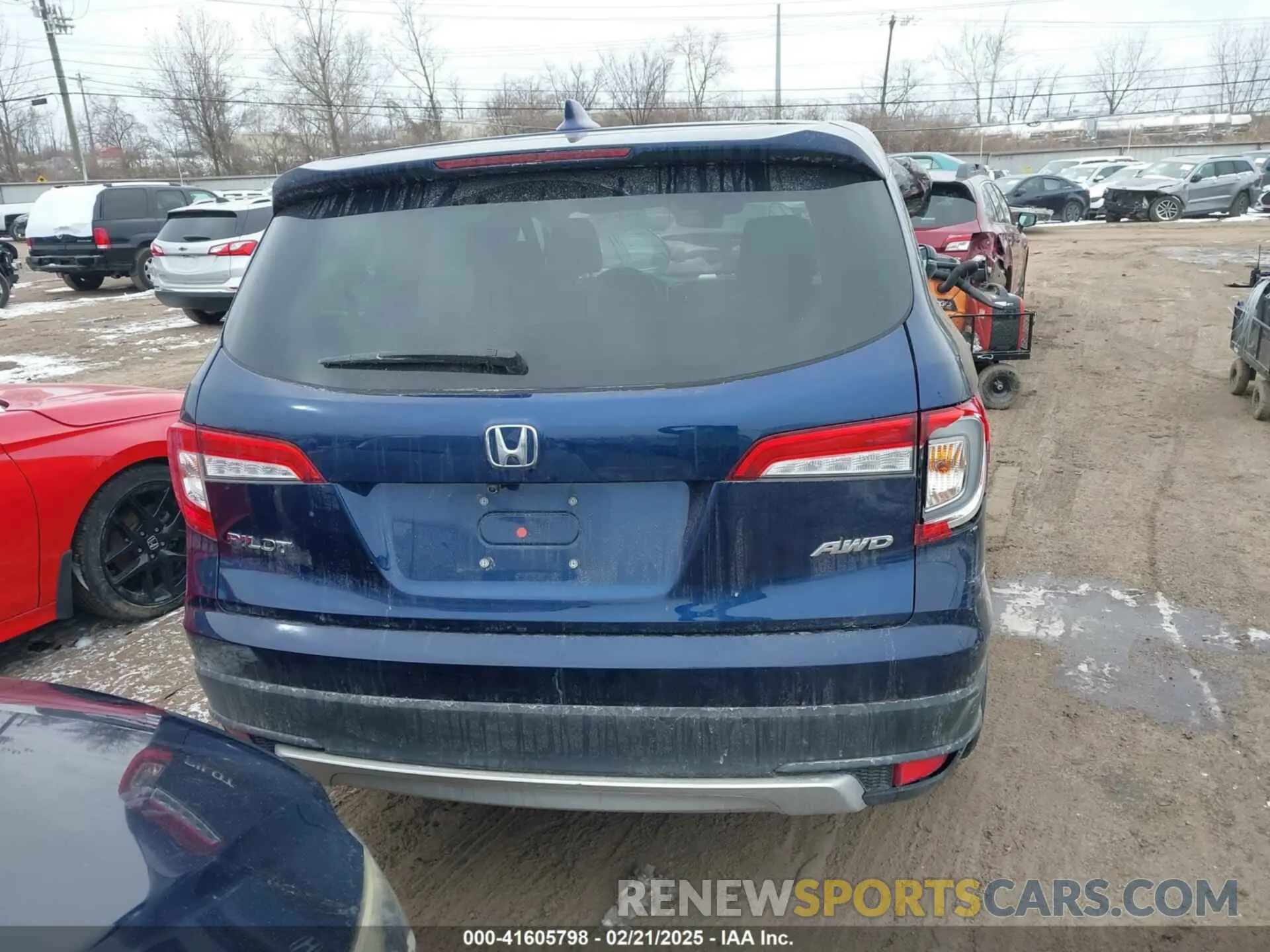 16 Photograph of a damaged car 5FNYF6H53NB010082 HONDA PILOT 2022