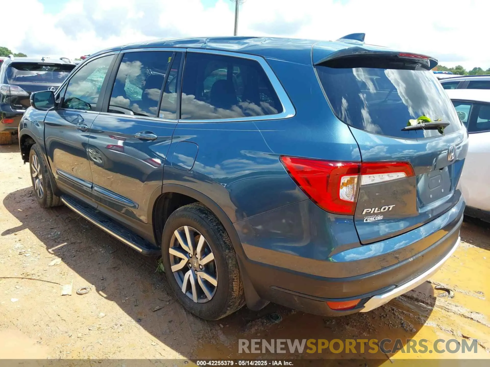 3 Photograph of a damaged car 5FNYF6H53NB023298 HONDA PILOT 2022