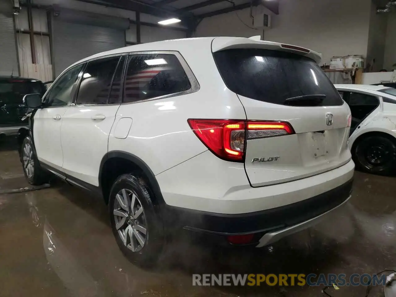 2 Photograph of a damaged car 5FNYF6H53NB097837 HONDA PILOT 2022