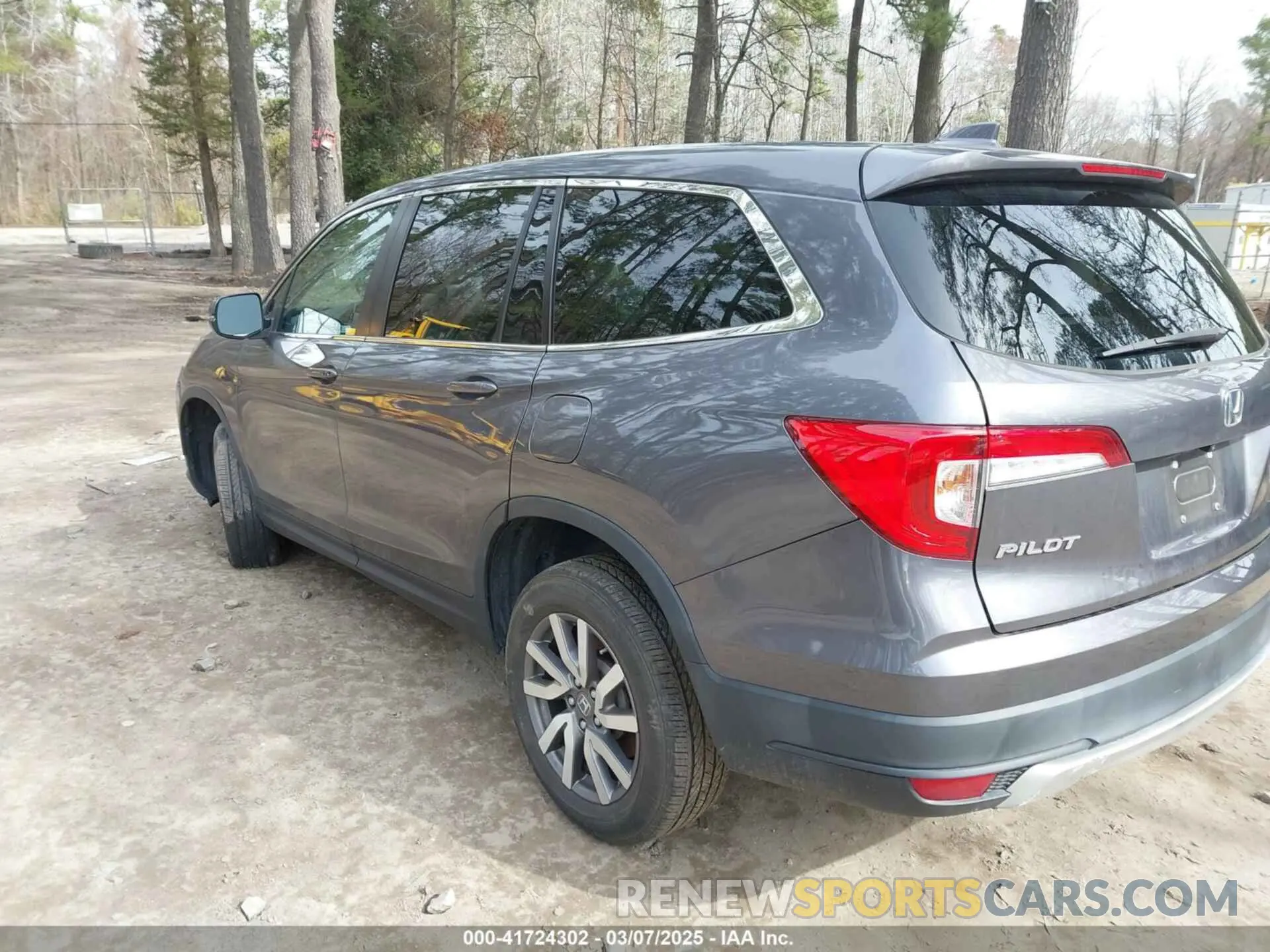 3 Photograph of a damaged car 5FNYF6H54NB009670 HONDA PILOT 2022