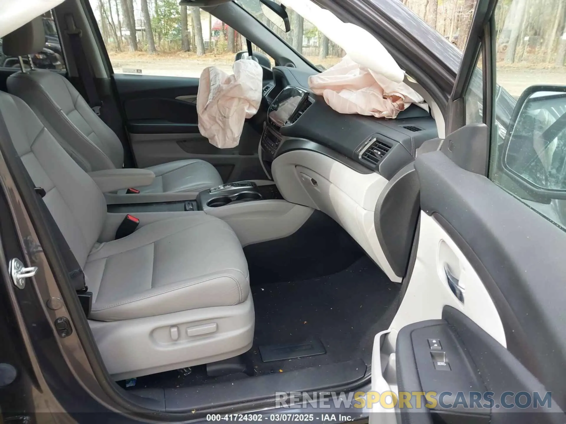 5 Photograph of a damaged car 5FNYF6H54NB009670 HONDA PILOT 2022