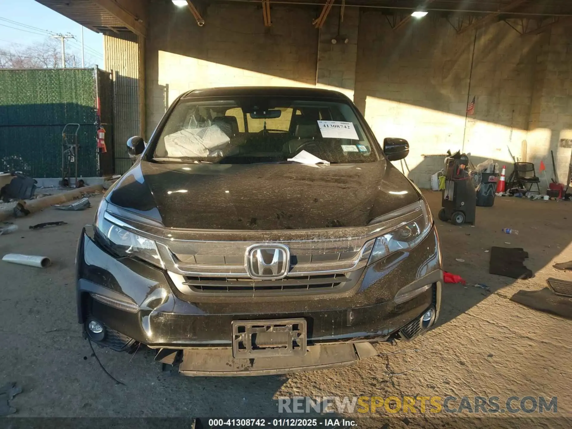 11 Photograph of a damaged car 5FNYF6H57NB035910 HONDA PILOT 2022