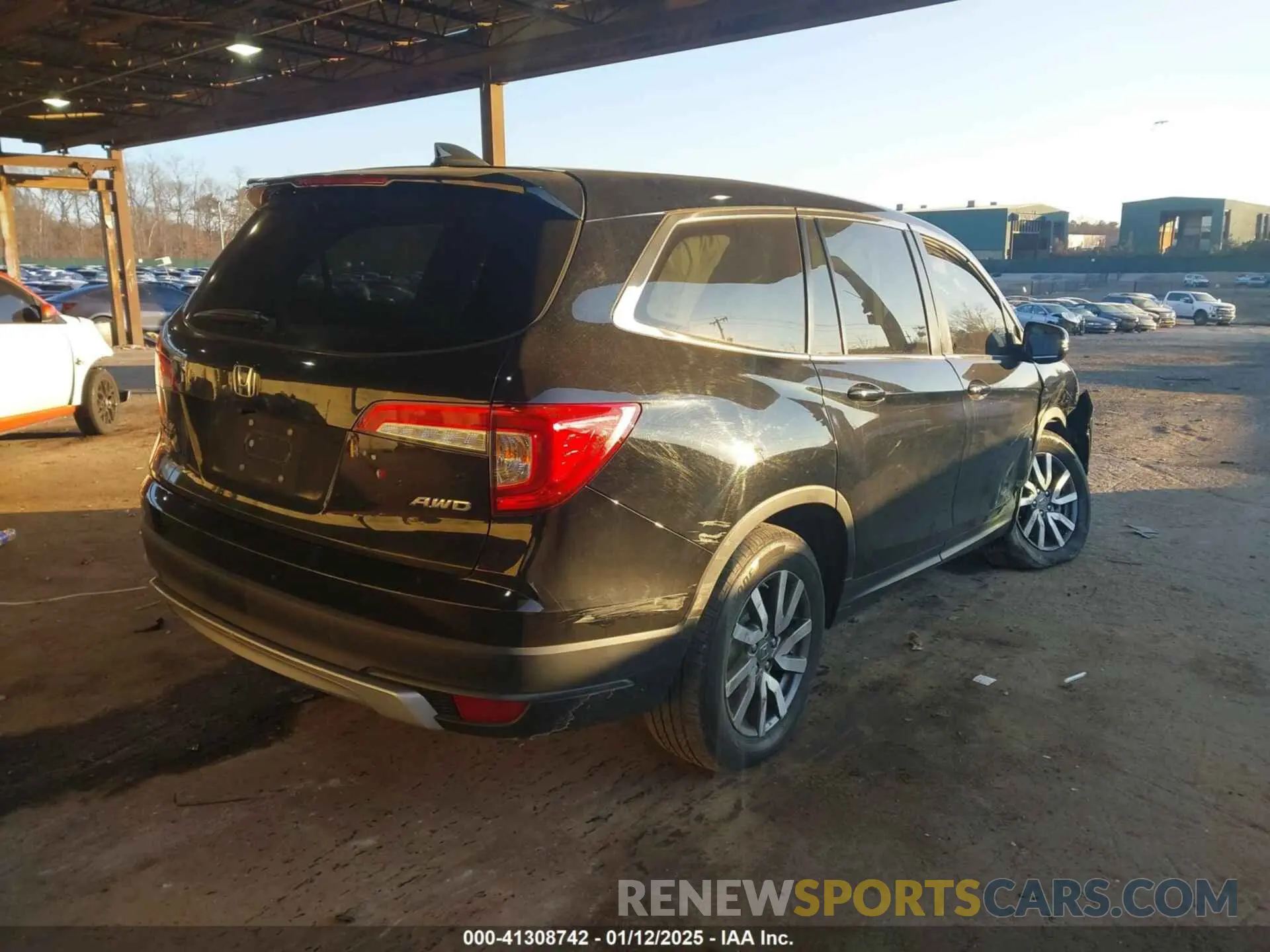 4 Photograph of a damaged car 5FNYF6H57NB035910 HONDA PILOT 2022