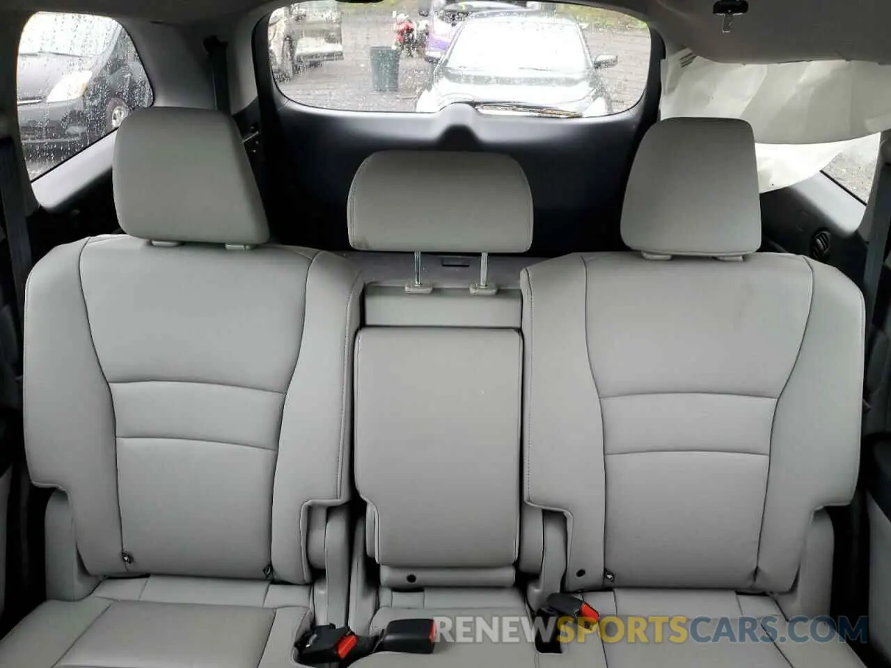 10 Photograph of a damaged car 5FNYF6H57NB037785 HONDA PILOT 2022