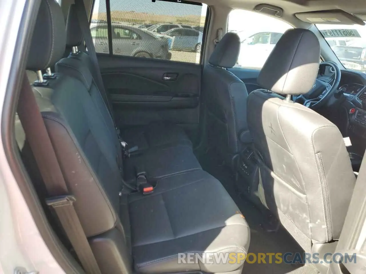 10 Photograph of a damaged car 5FNYF6H58NB011731 HONDA PILOT 2022