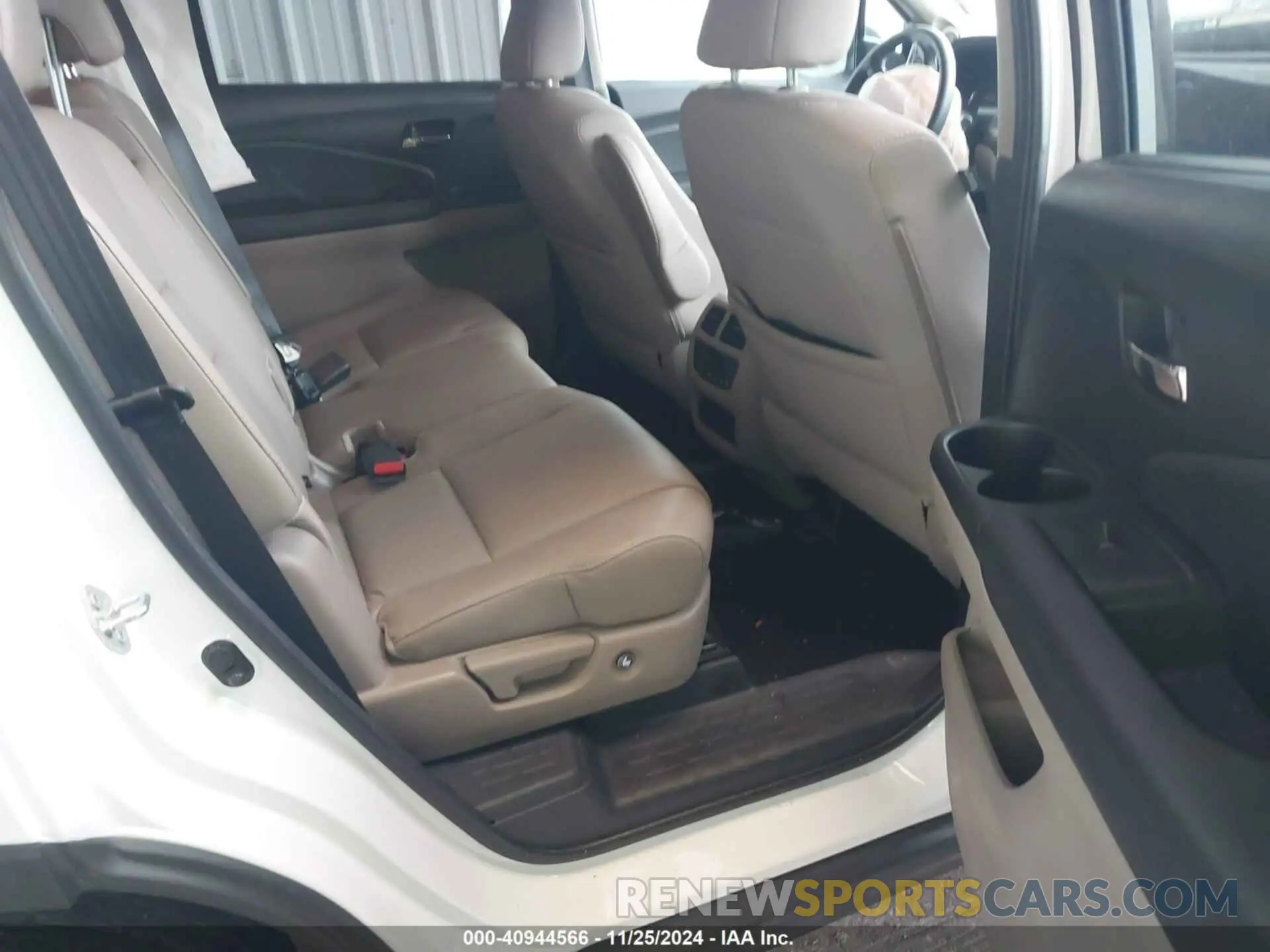 8 Фотография поврежденного автомобиля 5FNYF6H58NB097283 HONDA PILOT 2022