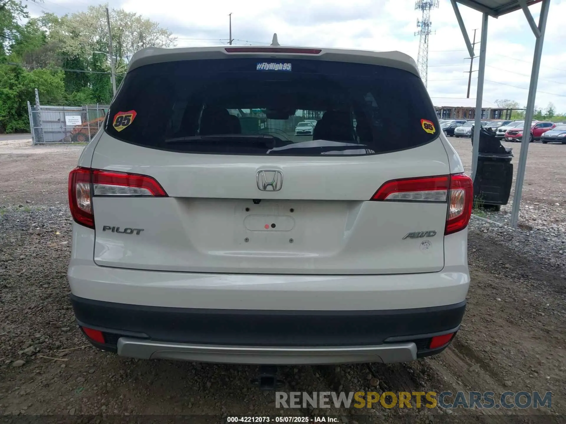 16 Photograph of a damaged car 5FNYF6H59NB019885 HONDA PILOT 2022