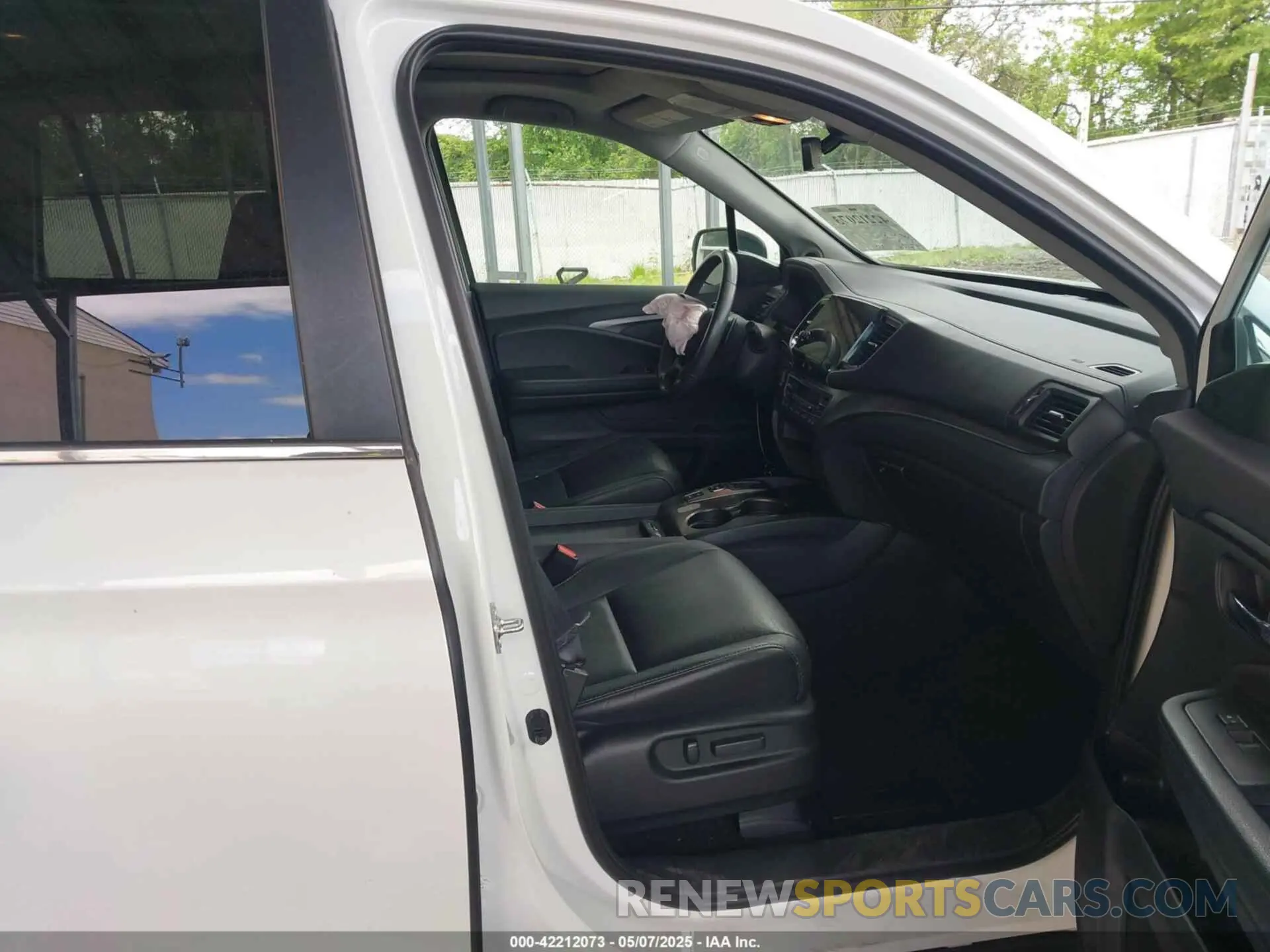 5 Photograph of a damaged car 5FNYF6H59NB019885 HONDA PILOT 2022