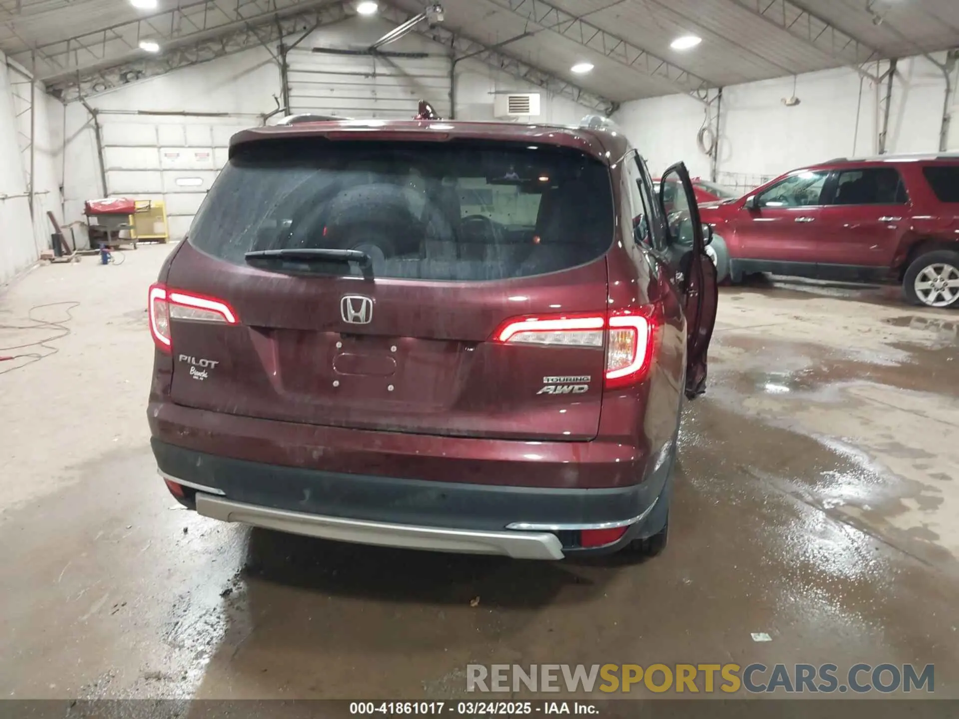 16 Photograph of a damaged car 5FNYF6H61NB045597 HONDA PILOT 2022