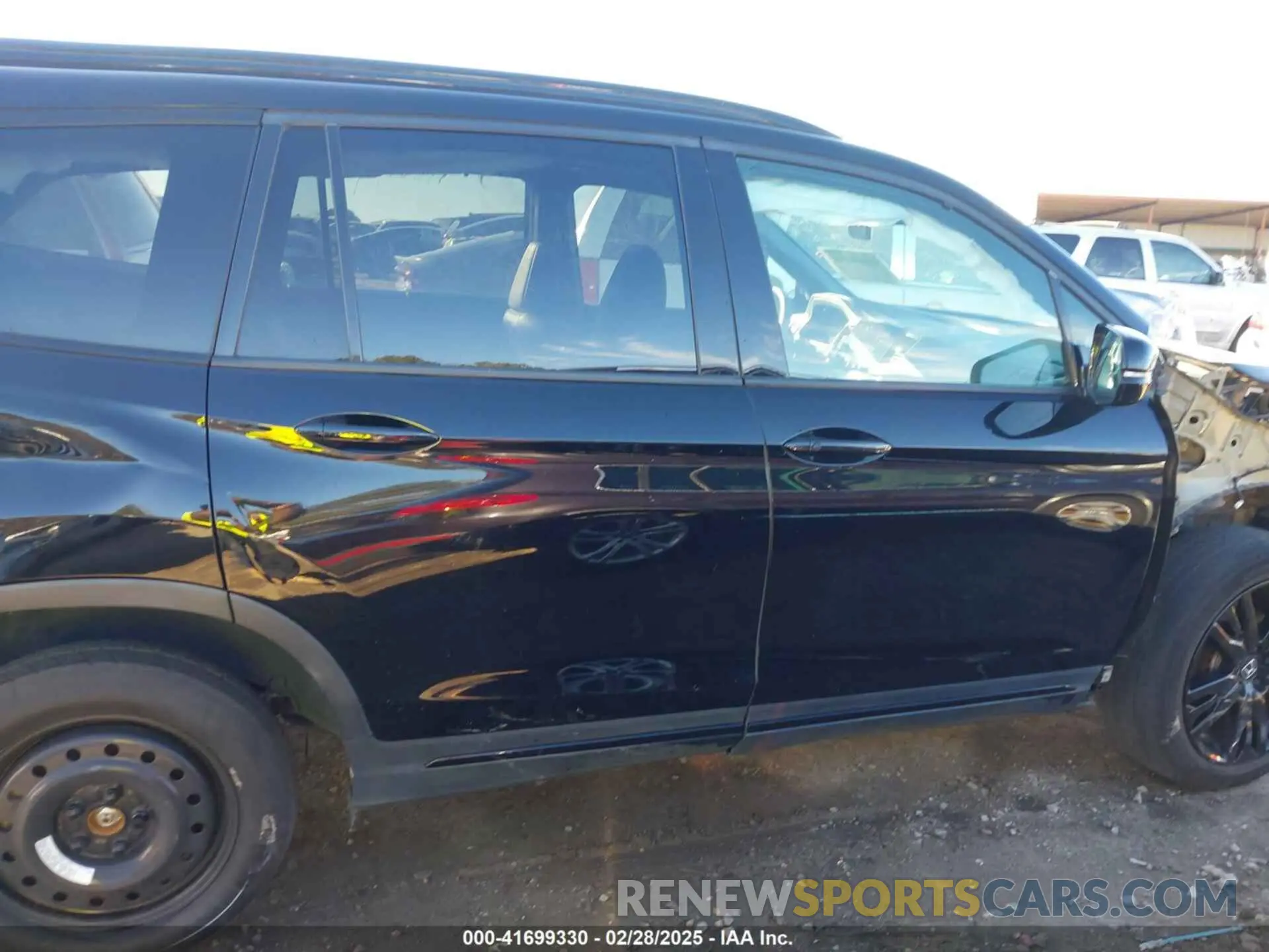 14 Photograph of a damaged car 5FNYF6H73NB006907 HONDA PILOT 2022