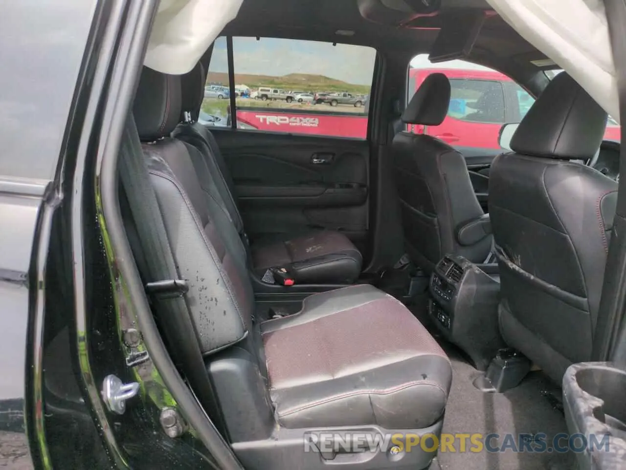 10 Photograph of a damaged car 5FNYF6H73NB011847 HONDA PILOT 2022