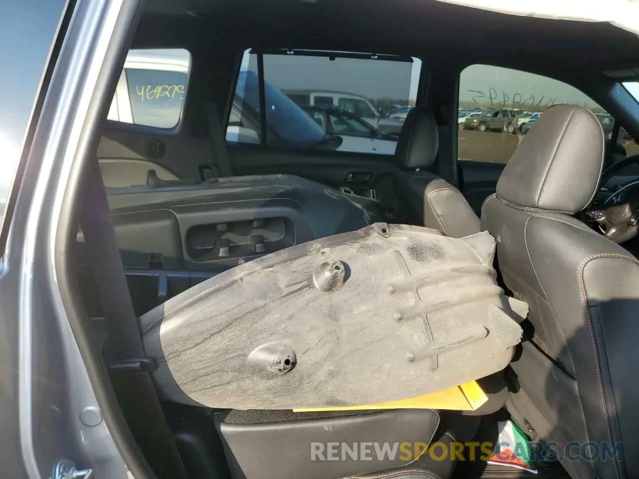 10 Photograph of a damaged car 5FNYF6H81NB046864 HONDA PILOT 2022