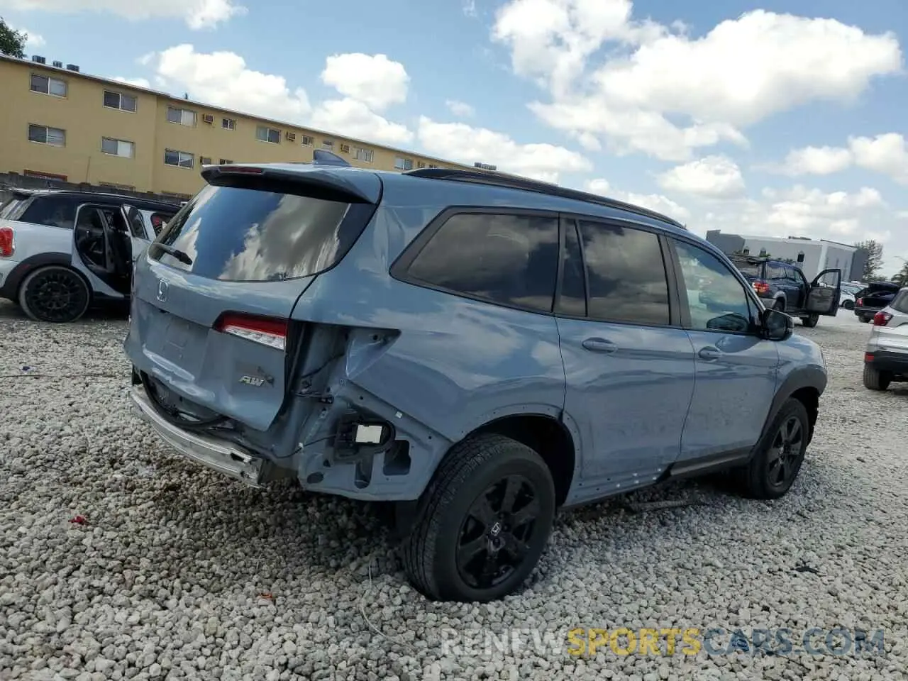 3 Photograph of a damaged car 5FNYF6H86NB084266 HONDA PILOT 2022