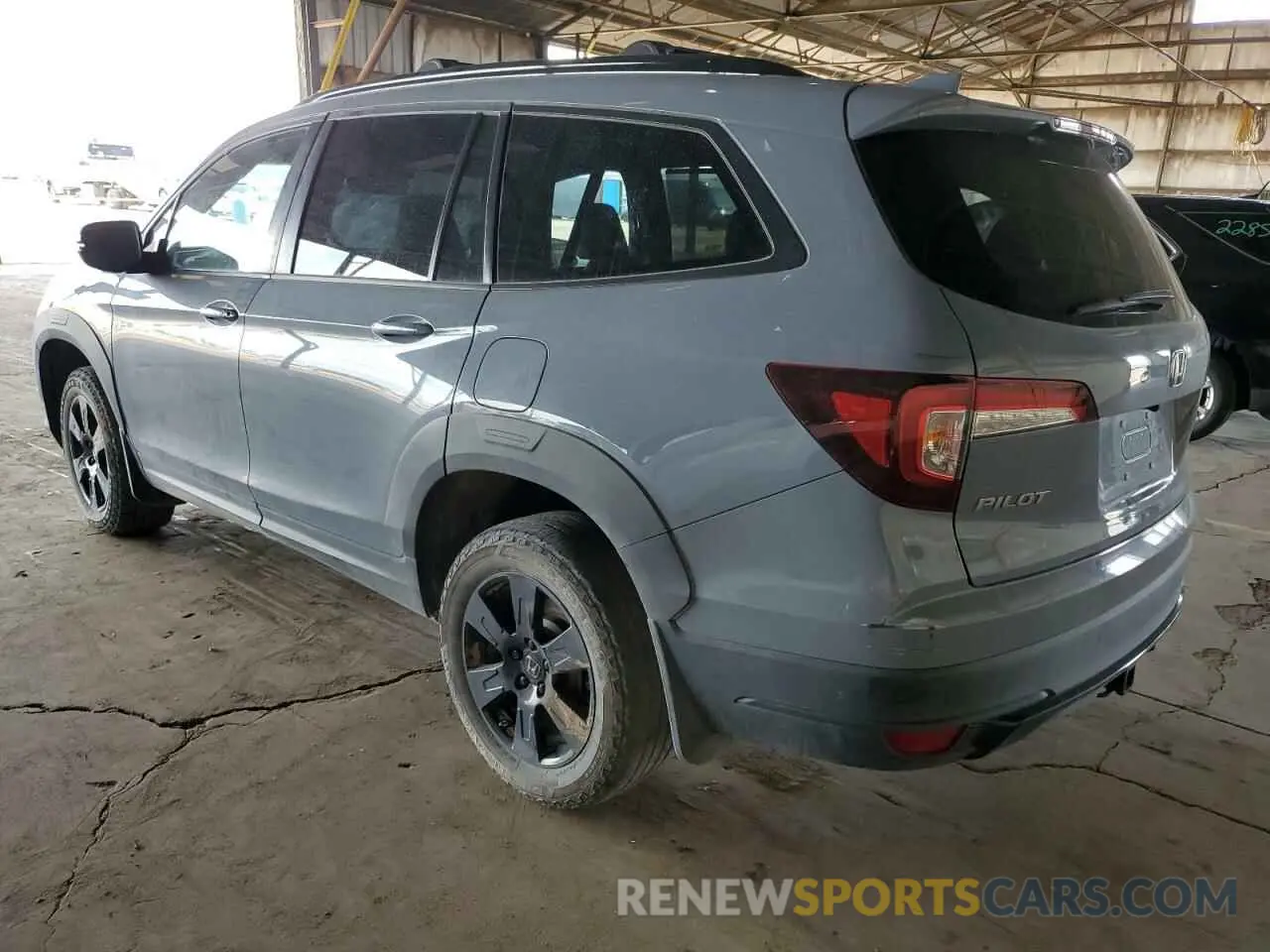 2 Photograph of a damaged car 5FNYF6H88NB047817 HONDA PILOT 2022
