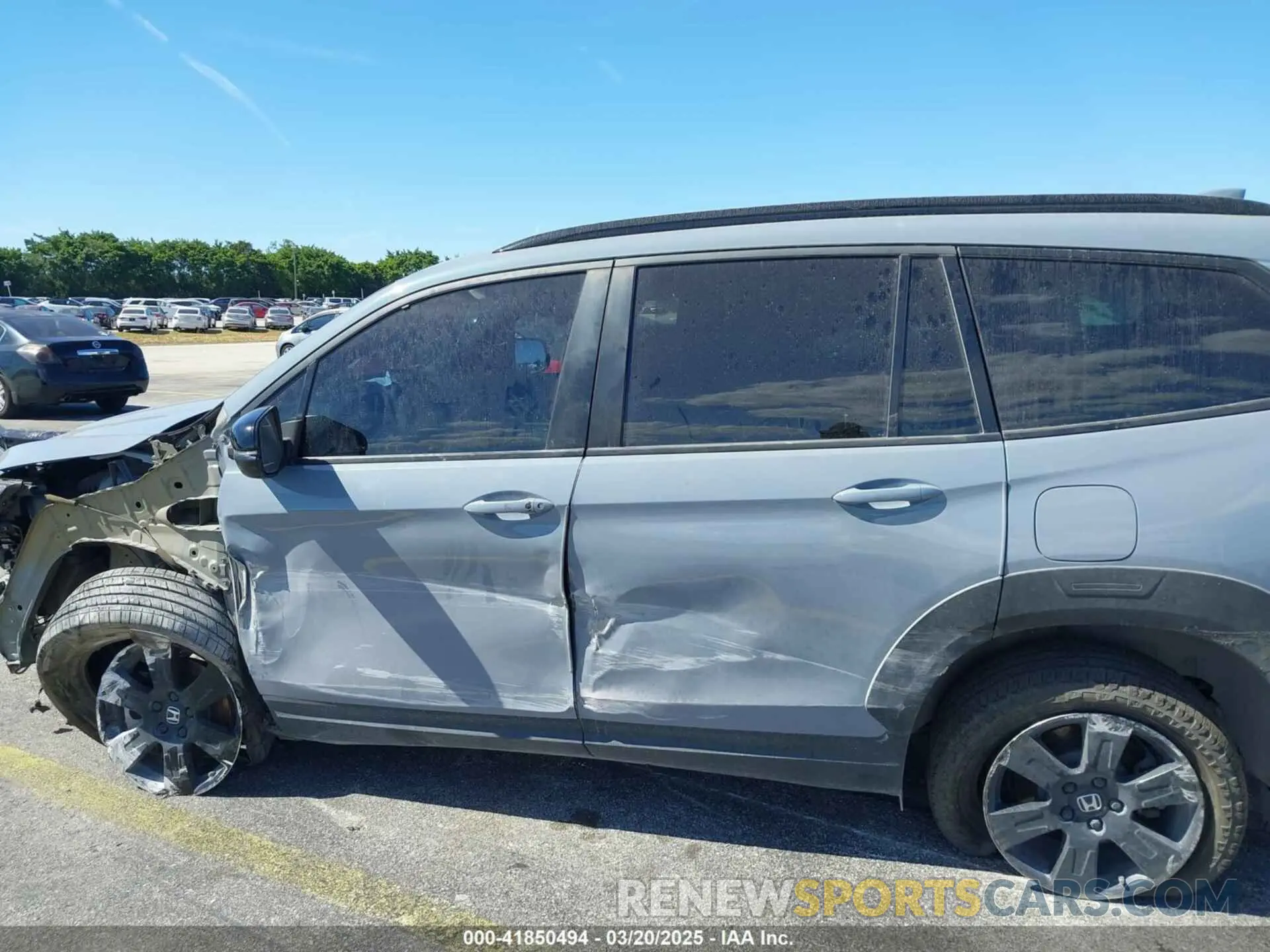 15 Photograph of a damaged car 5FNYF6H88NB060695 HONDA PILOT 2022