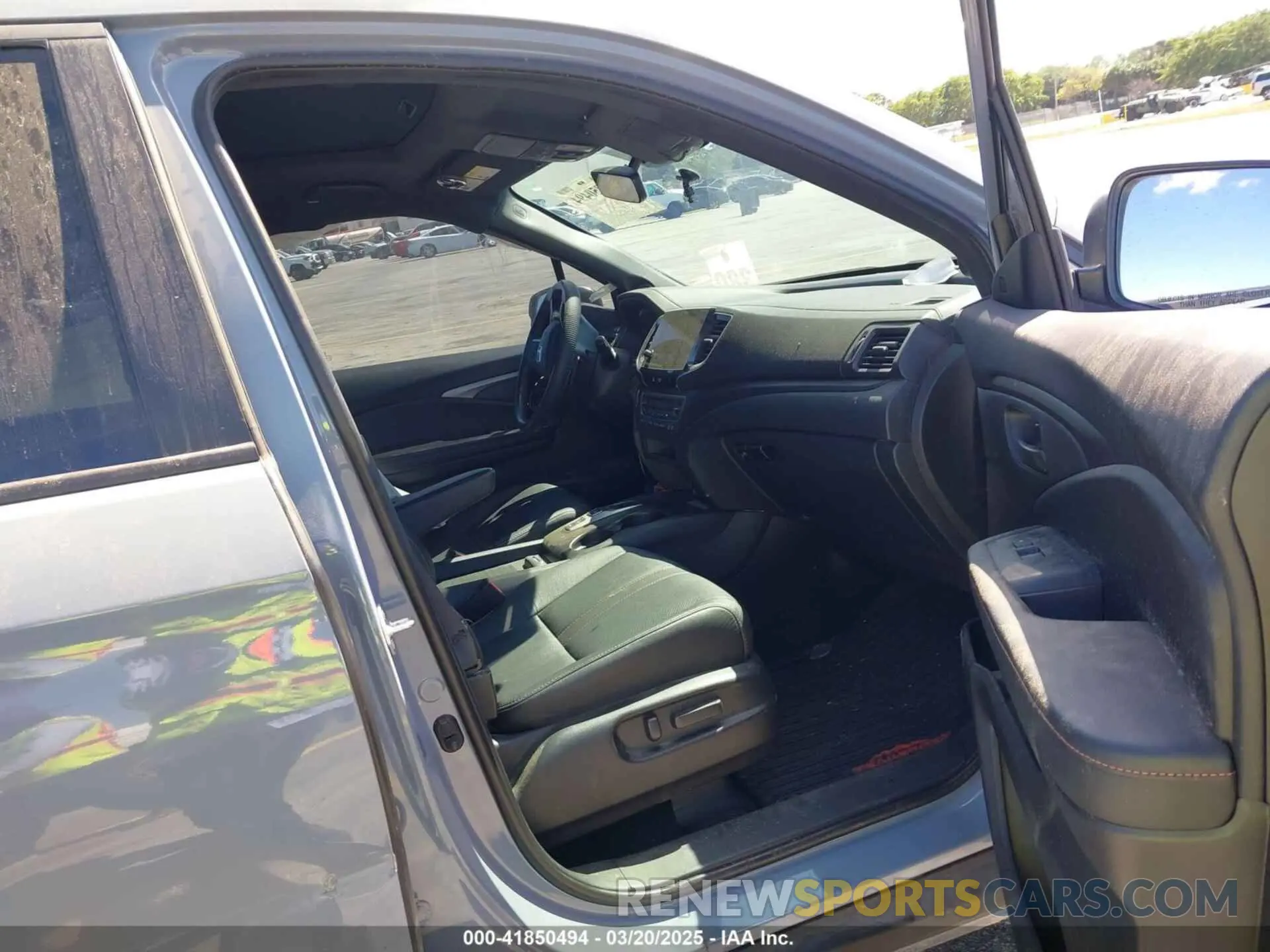 5 Photograph of a damaged car 5FNYF6H88NB060695 HONDA PILOT 2022