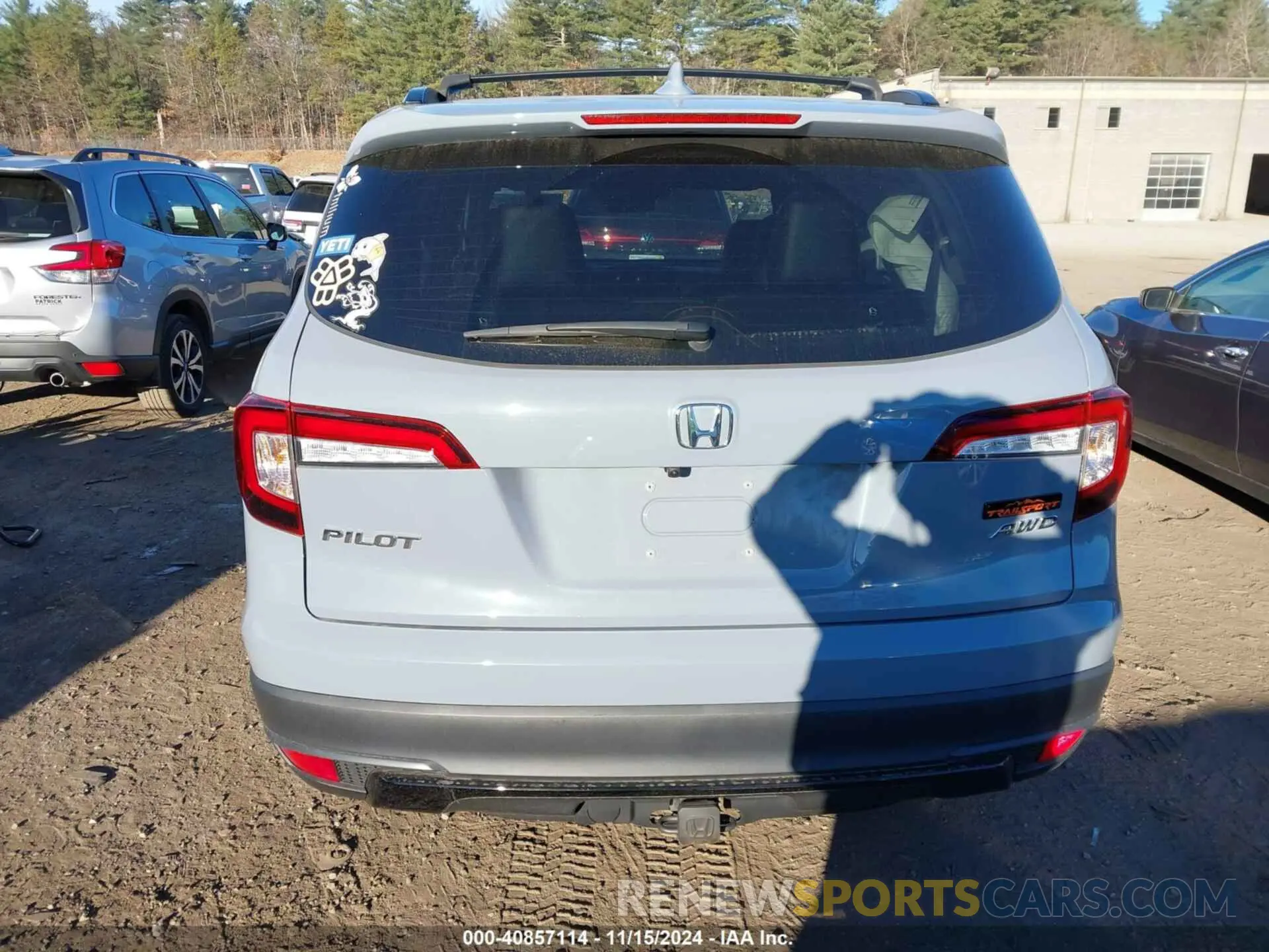 16 Photograph of a damaged car 5FNYF6H88NB068019 HONDA PILOT 2022
