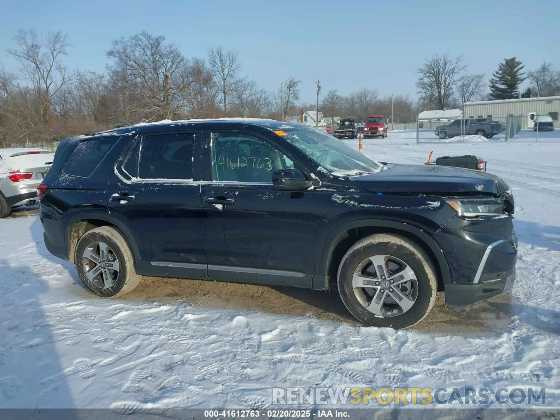14 Photograph of a damaged car 5FNYG1H43PB009119 HONDA PILOT 2023