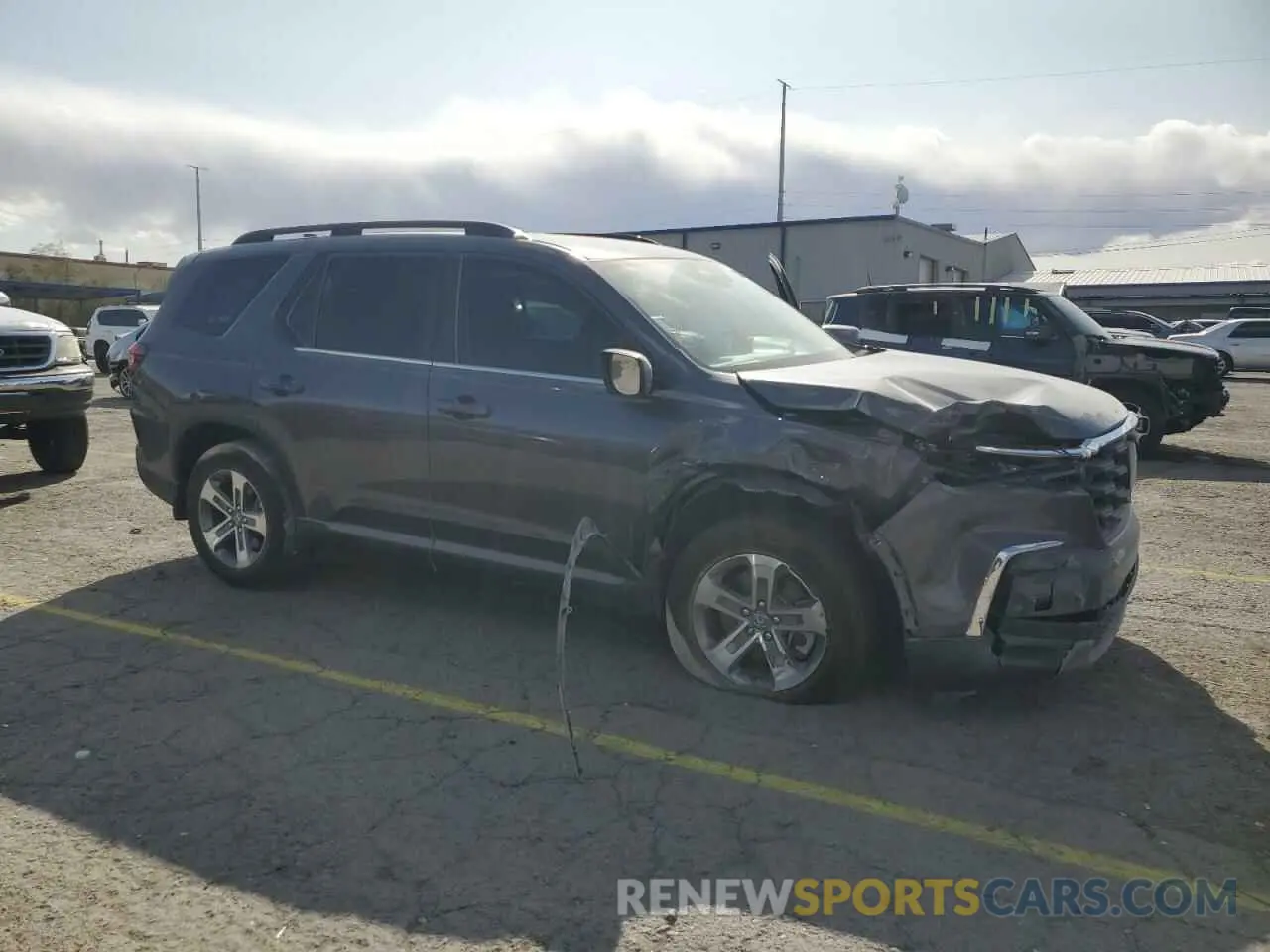 4 Photograph of a damaged car 5FNYG1H48PB015692 HONDA PILOT 2023