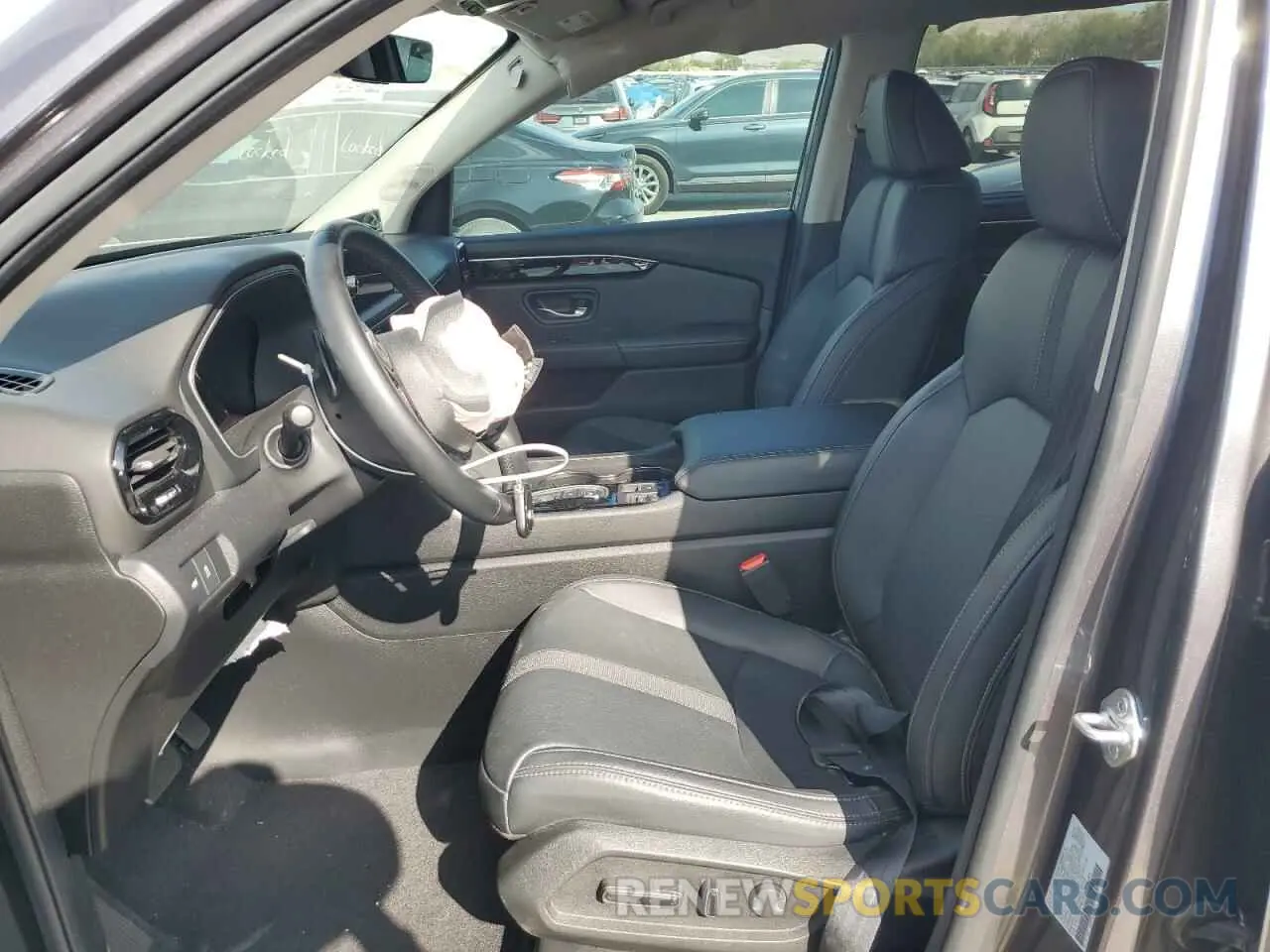 7 Photograph of a damaged car 5FNYG1H48PB015692 HONDA PILOT 2023