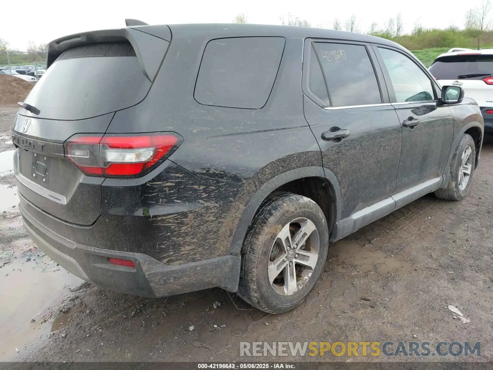 4 Photograph of a damaged car 5FNYG1H48PB045971 HONDA PILOT 2023