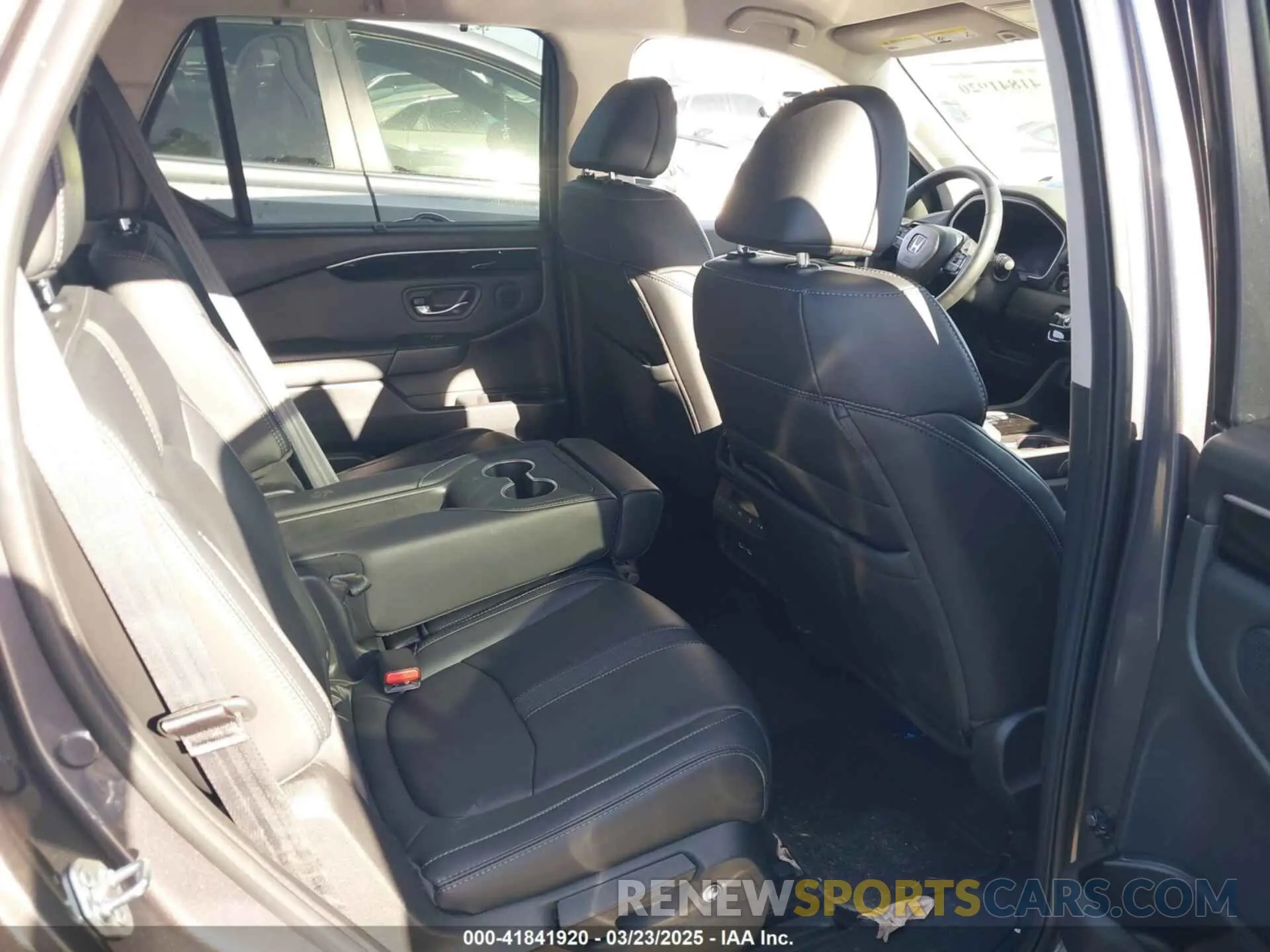 8 Фотография поврежденного автомобиля 5FNYG1H48PB053729 HONDA PILOT 2023