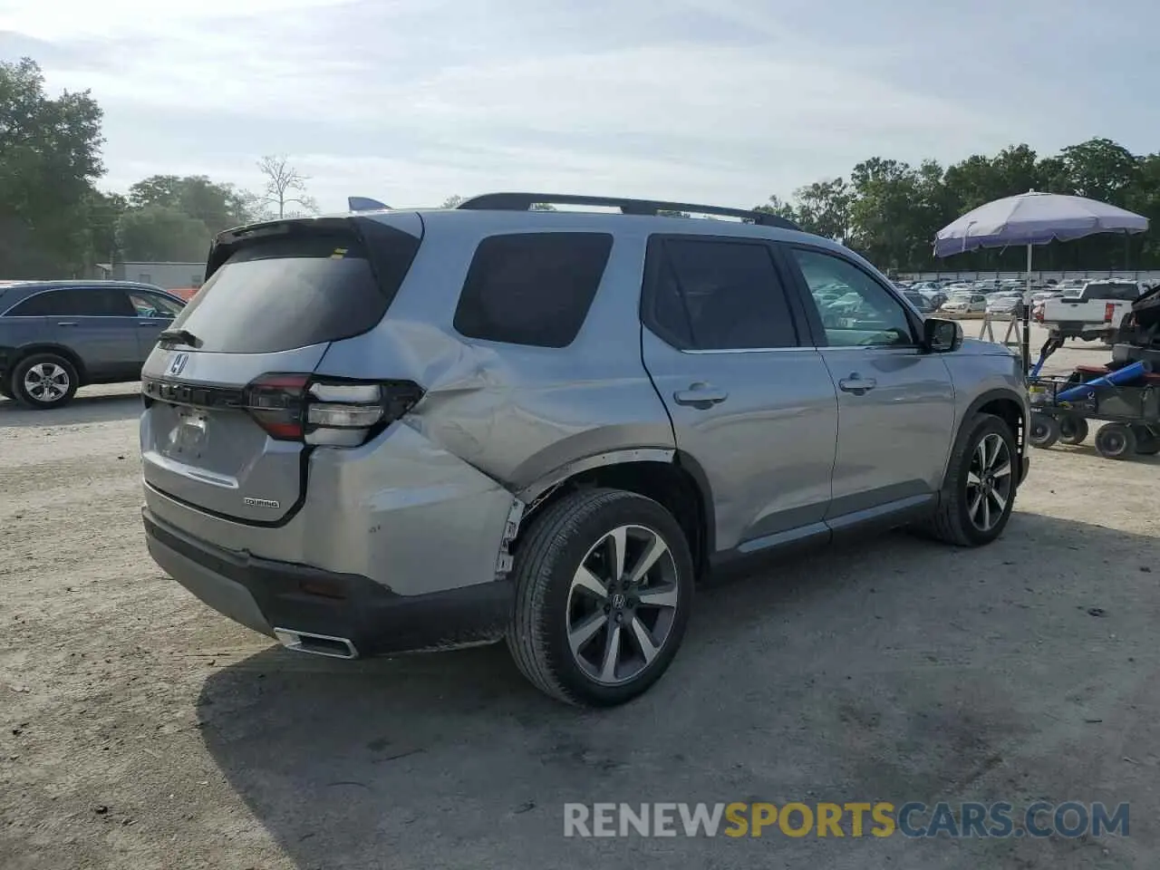 3 Photograph of a damaged car 5FNYG1H7XPB026008 HONDA PILOT 2023