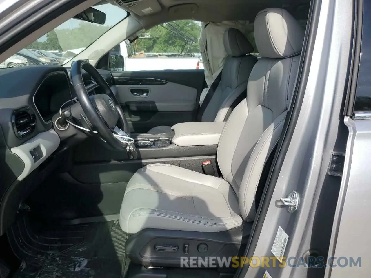 7 Photograph of a damaged car 5FNYG1H7XPB026008 HONDA PILOT 2023