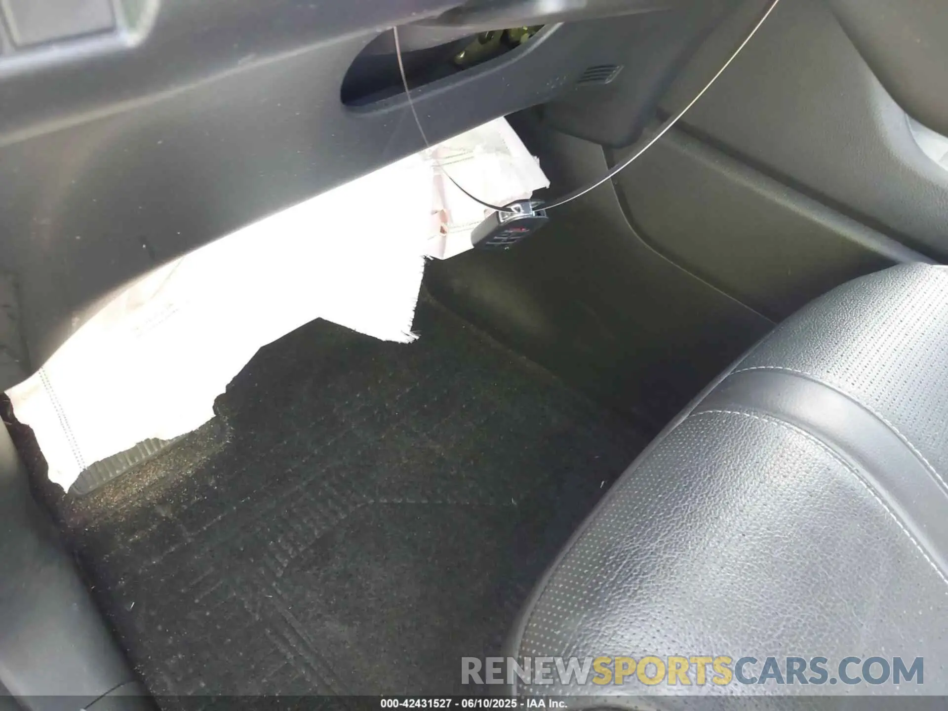 11 Photograph of a damaged car 5FNYG1H80PB005239 HONDA PILOT 2023