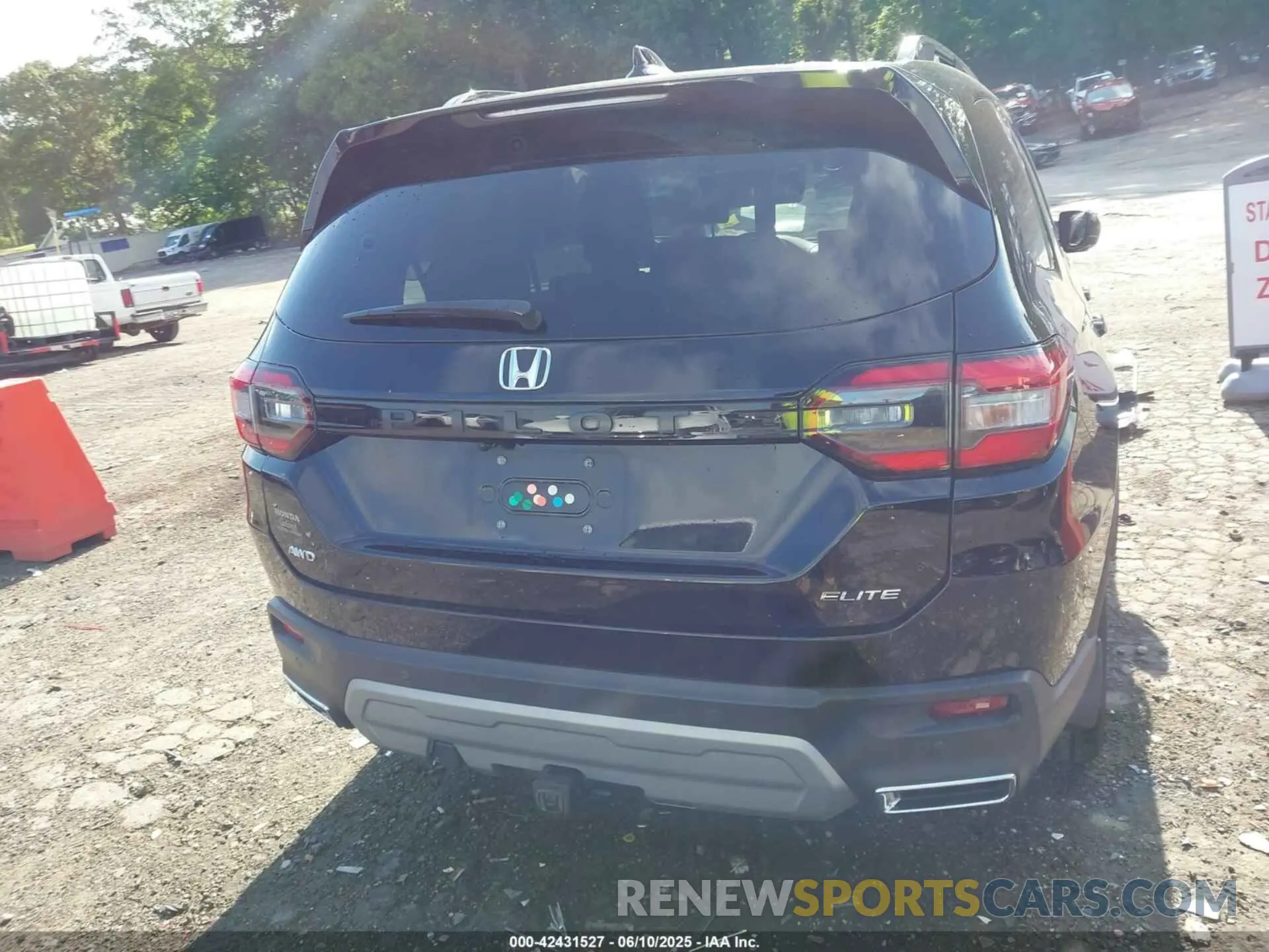 16 Photograph of a damaged car 5FNYG1H80PB005239 HONDA PILOT 2023