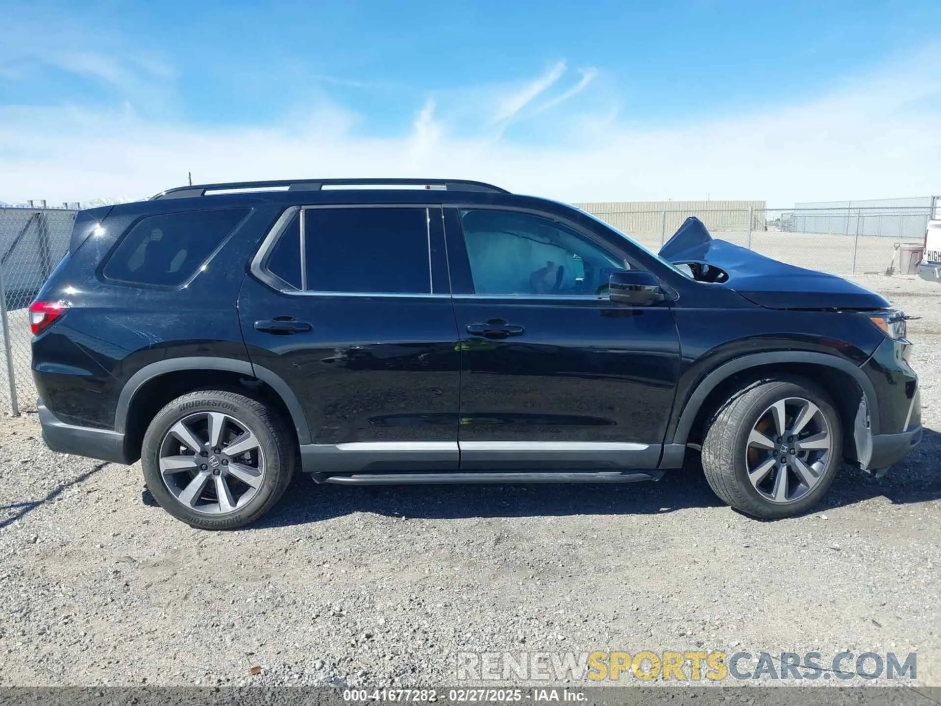13 Фотография поврежденного автомобиля 5FNYG1H80PB007959 HONDA PILOT 2023