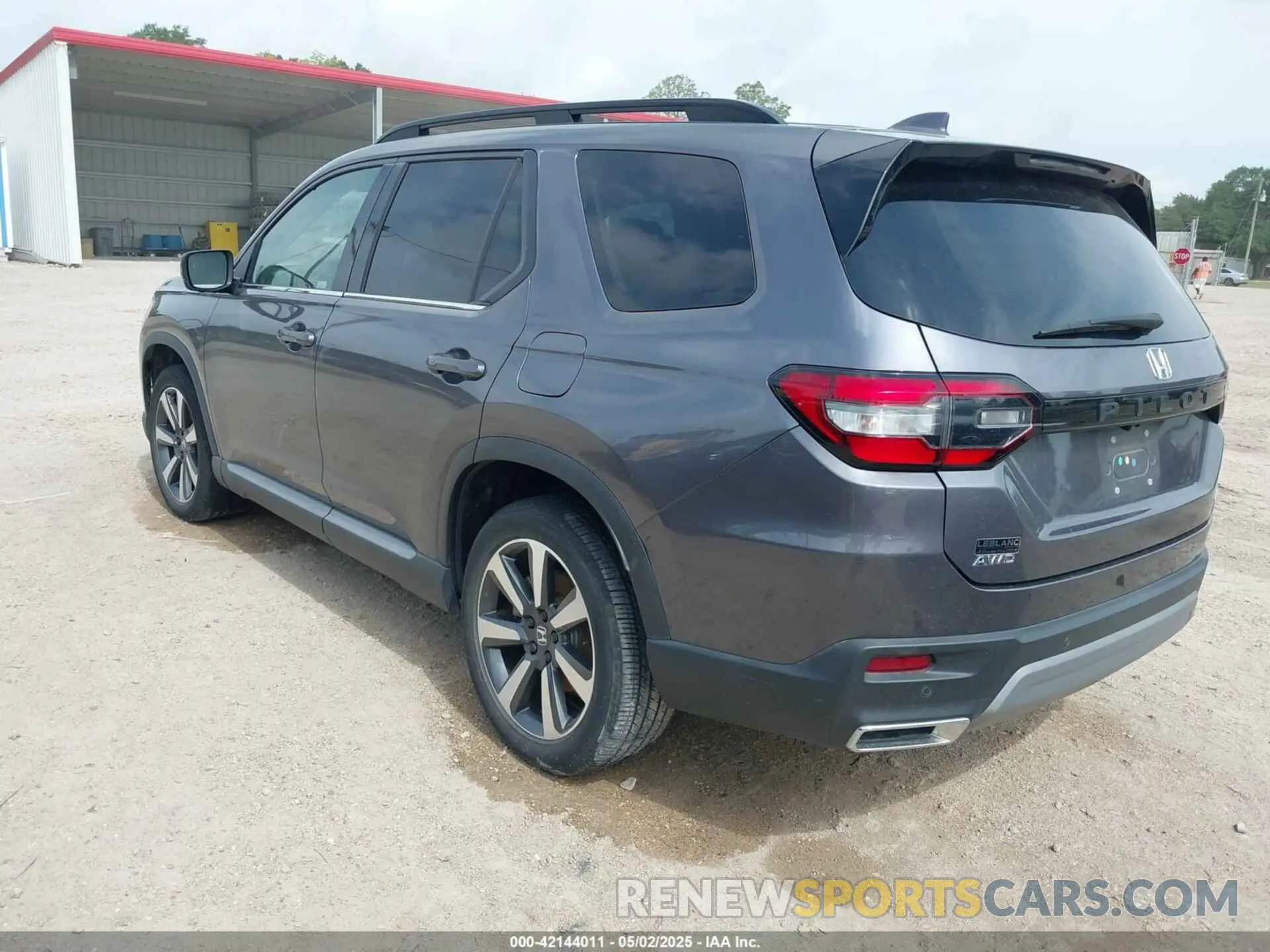 3 Photograph of a damaged car 5FNYG1H82PB010622 HONDA PILOT 2023