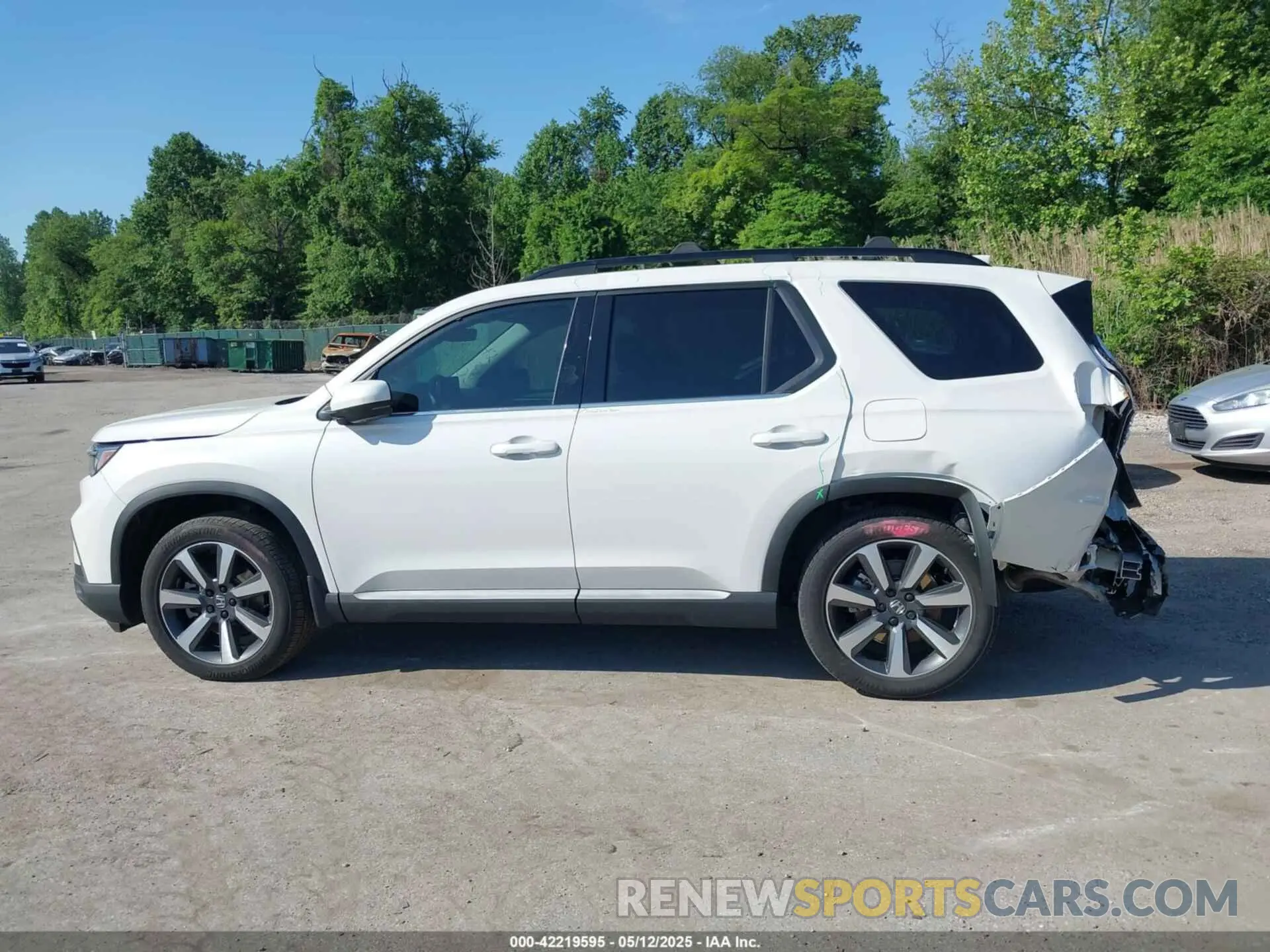 14 Photograph of a damaged car 5FNYG1H82PB046438 HONDA PILOT 2023