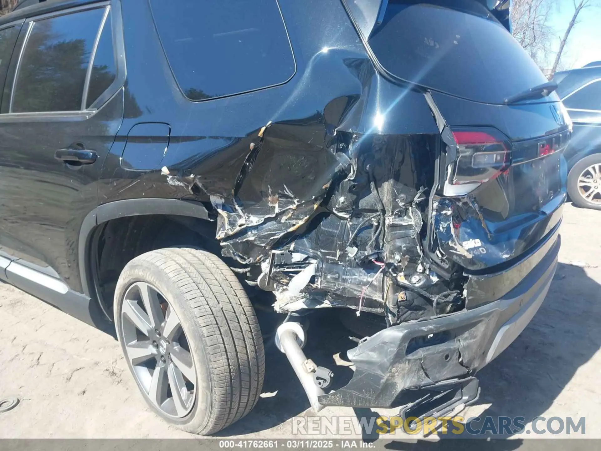 6 Photograph of a damaged car 5FNYG1H84PB008077 HONDA PILOT 2023