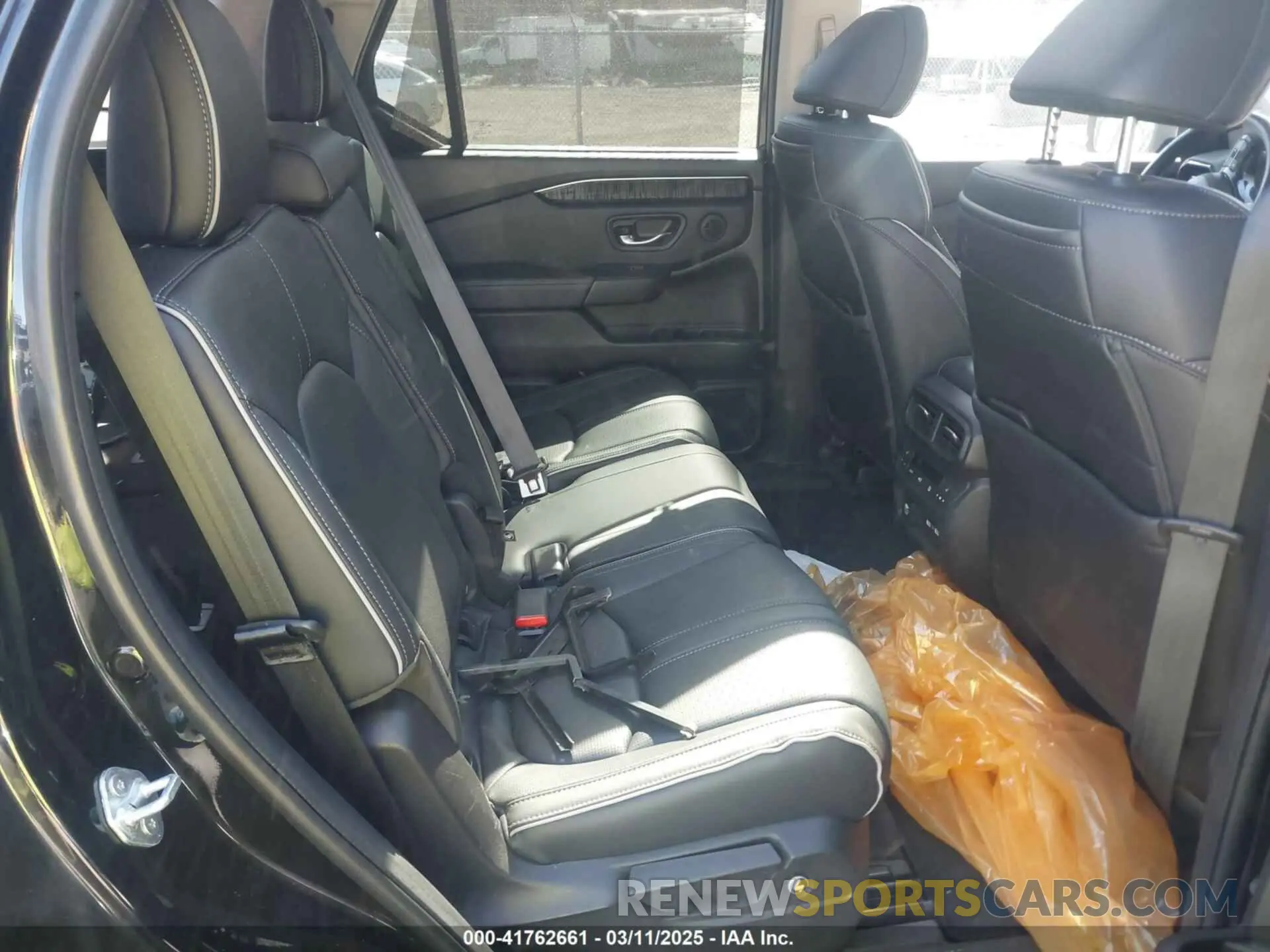 8 Photograph of a damaged car 5FNYG1H84PB008077 HONDA PILOT 2023