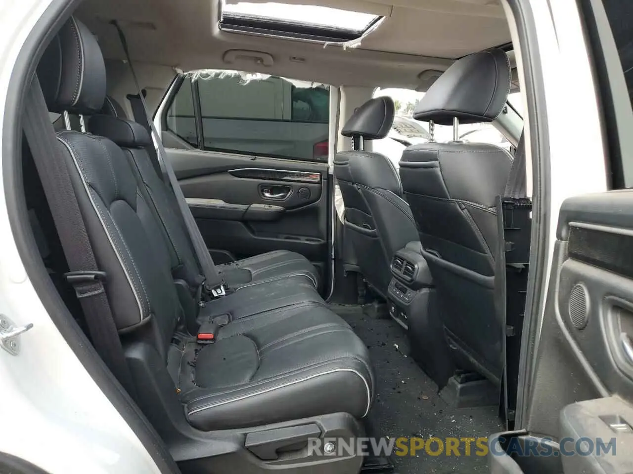 11 Photograph of a damaged car 5FNYG1H8XPB016782 HONDA PILOT 2023