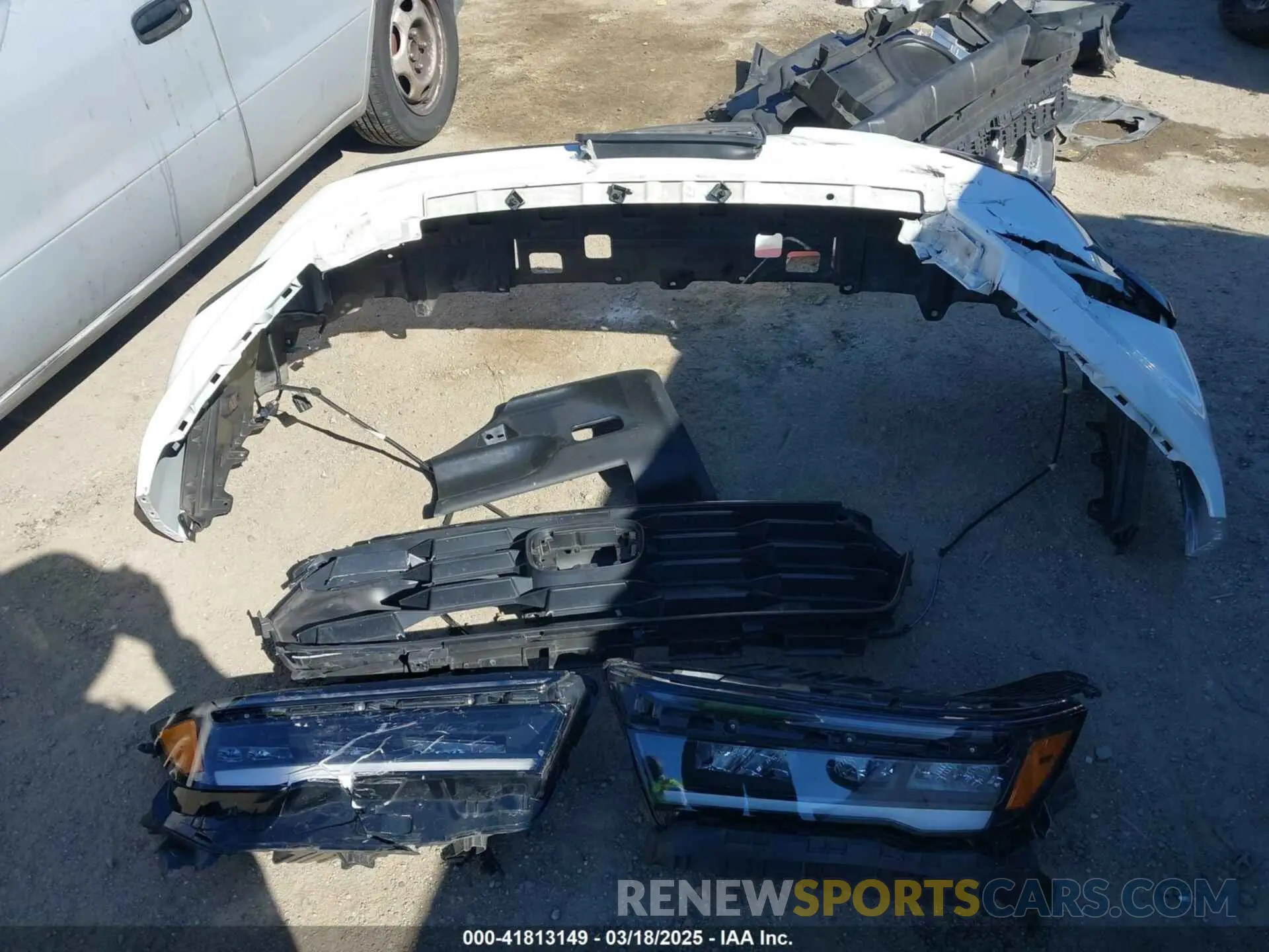 12 Photograph of a damaged car 5FNYG2H30PB012041 HONDA PILOT 2023