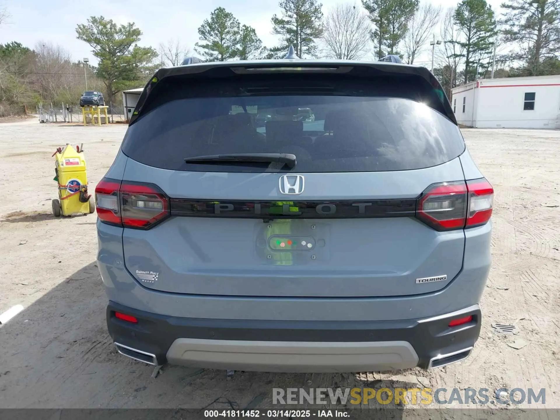 17 Фотография поврежденного автомобиля 5FNYG2H73PB000968 HONDA PILOT 2023