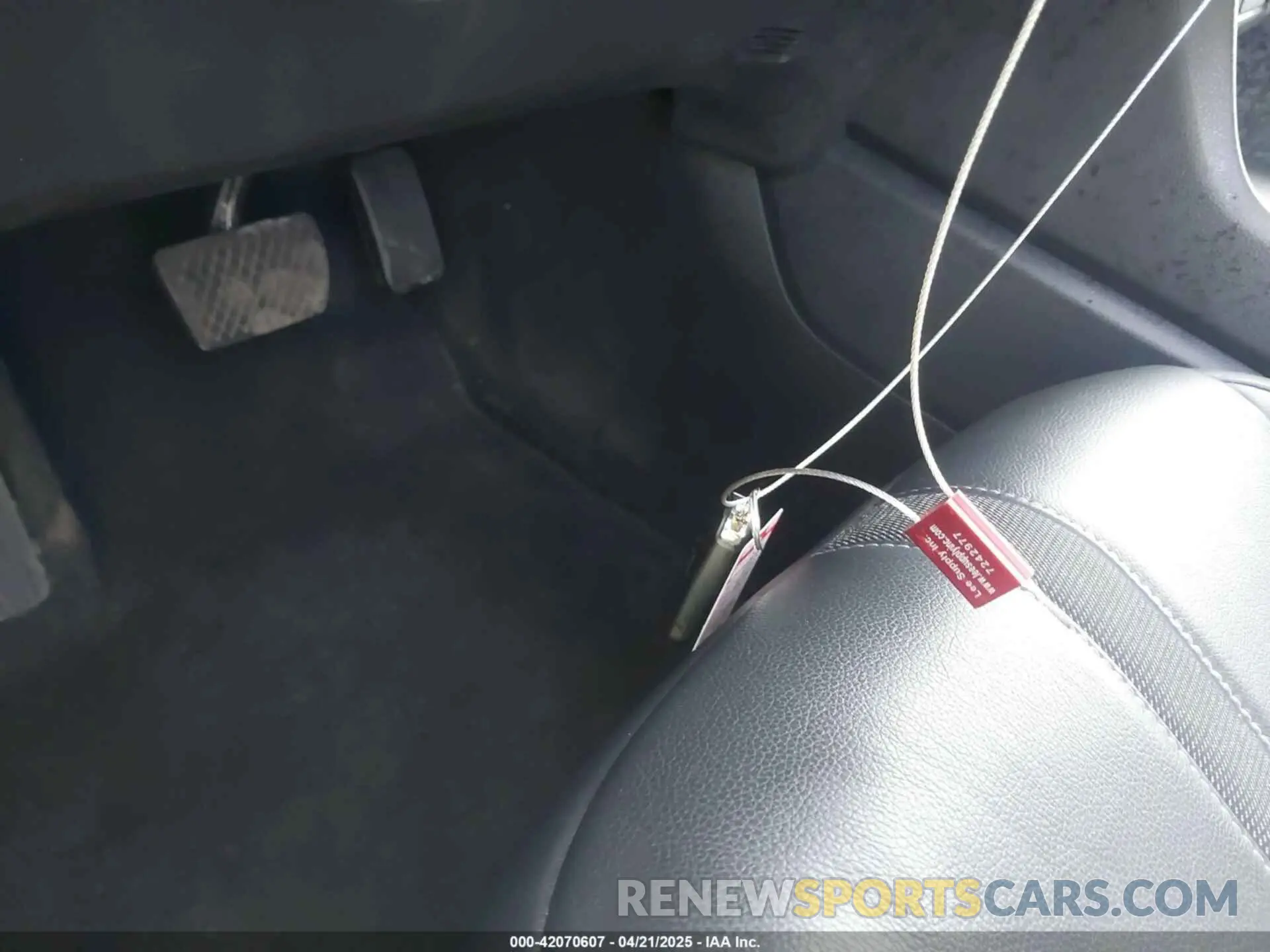 11 Photograph of a damaged car 5FNYG2H77PB002996 HONDA PILOT 2023